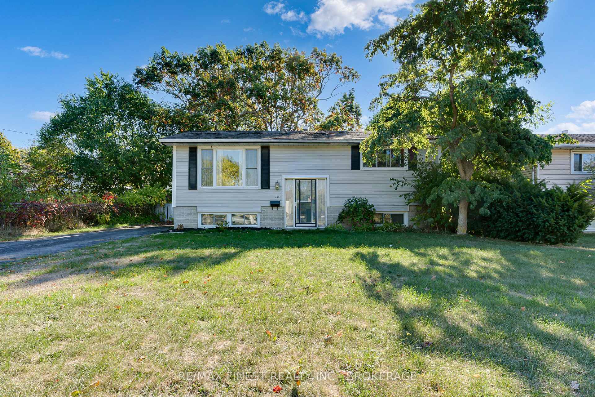 Photo 1 of 704 Aylmer Crescent, Kingston, South of Taylor-Kidd Blvd — HOMEH