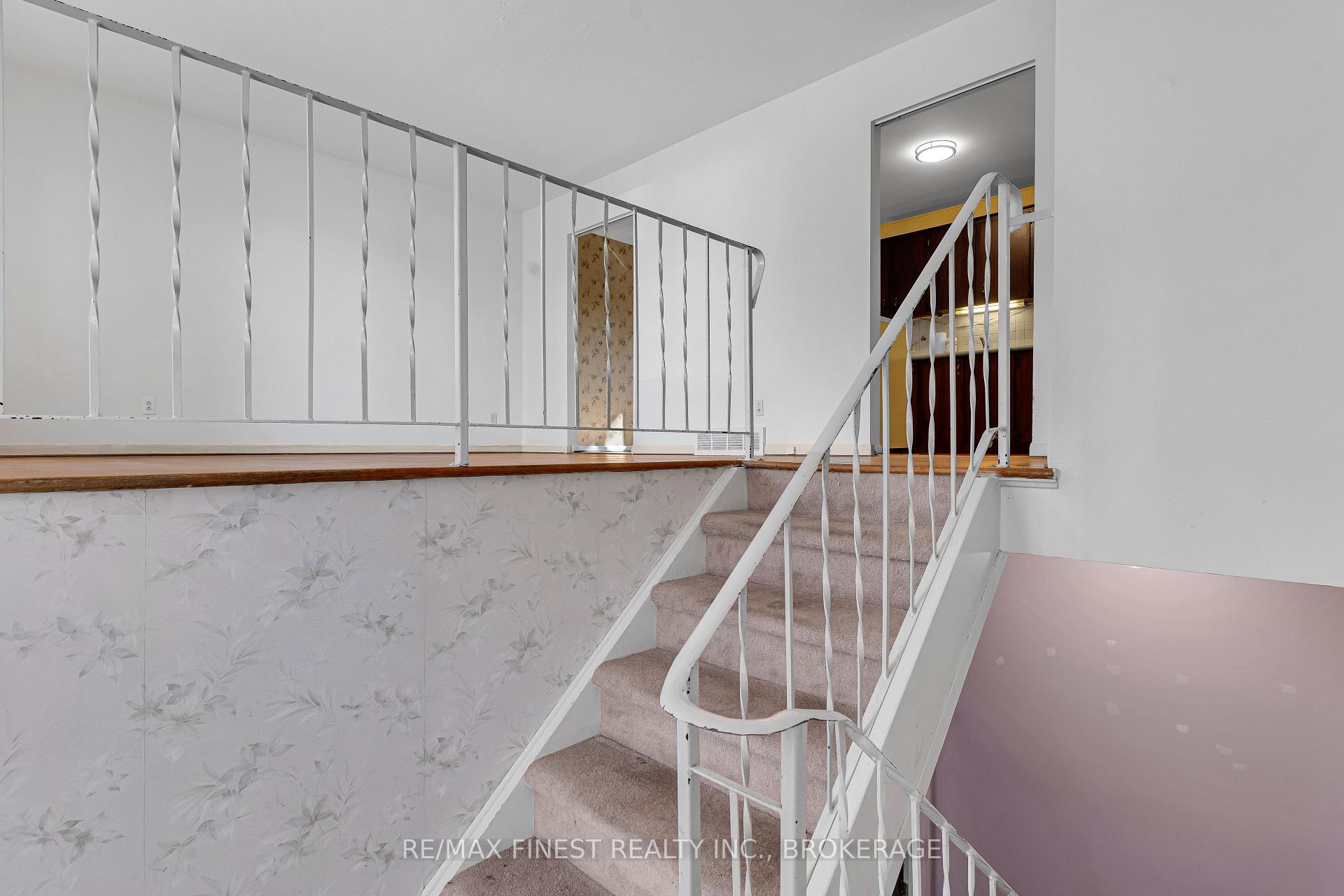 Photo 4 of 704 Aylmer Crescent, Kingston, South of Taylor-Kidd Blvd — HOMEH