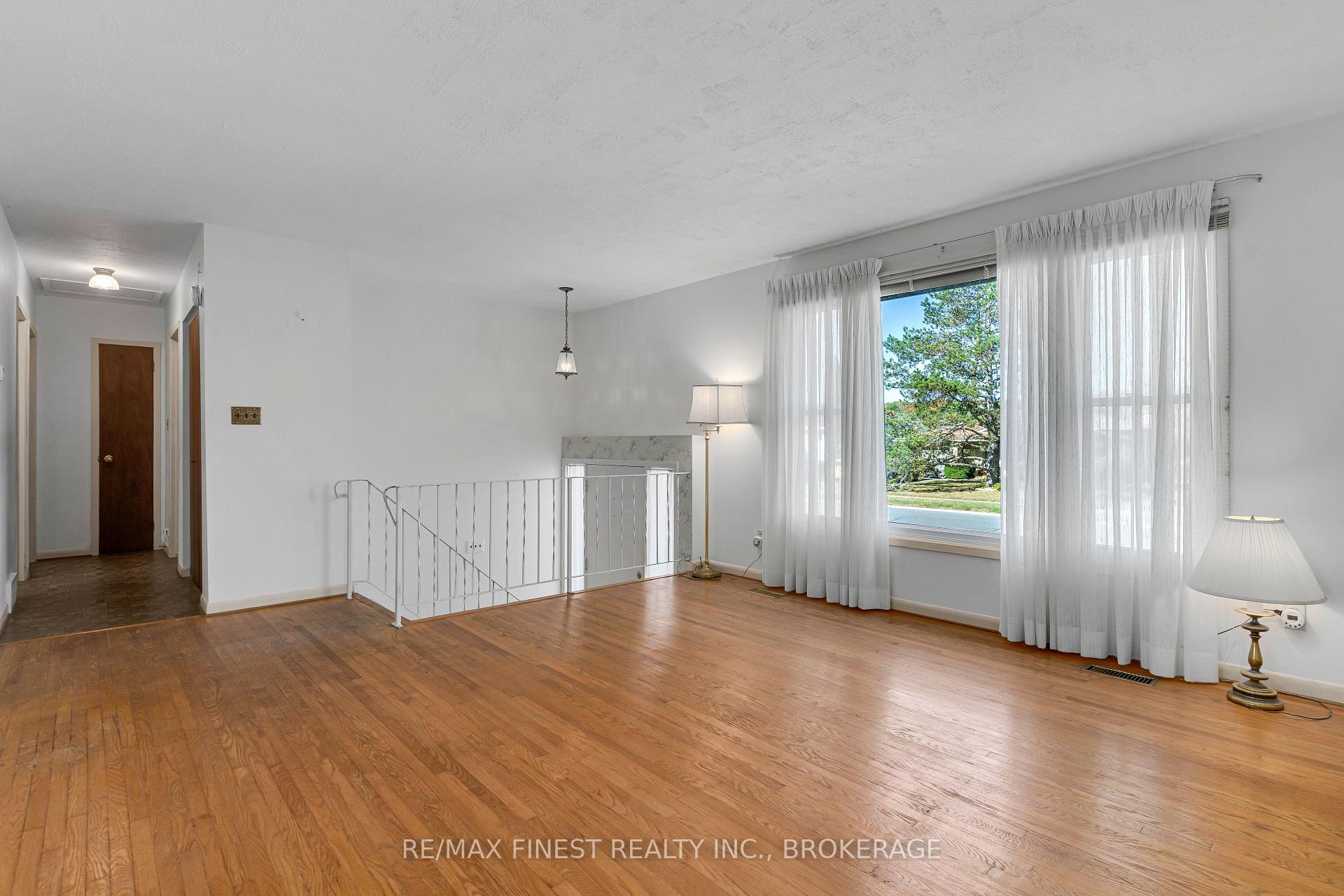 Photo 6 of 704 Aylmer Crescent, Kingston, South of Taylor-Kidd Blvd — HOMEH
