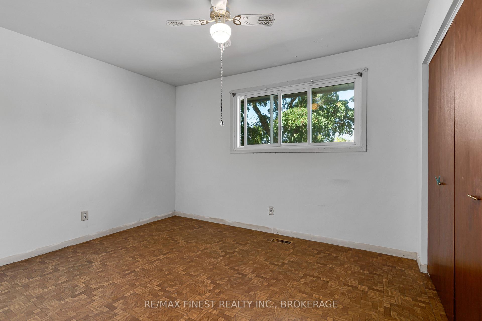 Photo 15 of 704 Aylmer Crescent, Kingston, South of Taylor-Kidd Blvd — HOMEH