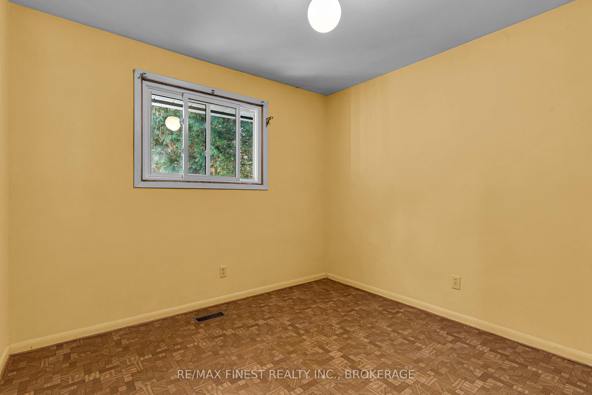 Photo 18 of 704 Aylmer Crescent, Kingston, South of Taylor-Kidd Blvd — HOMEH