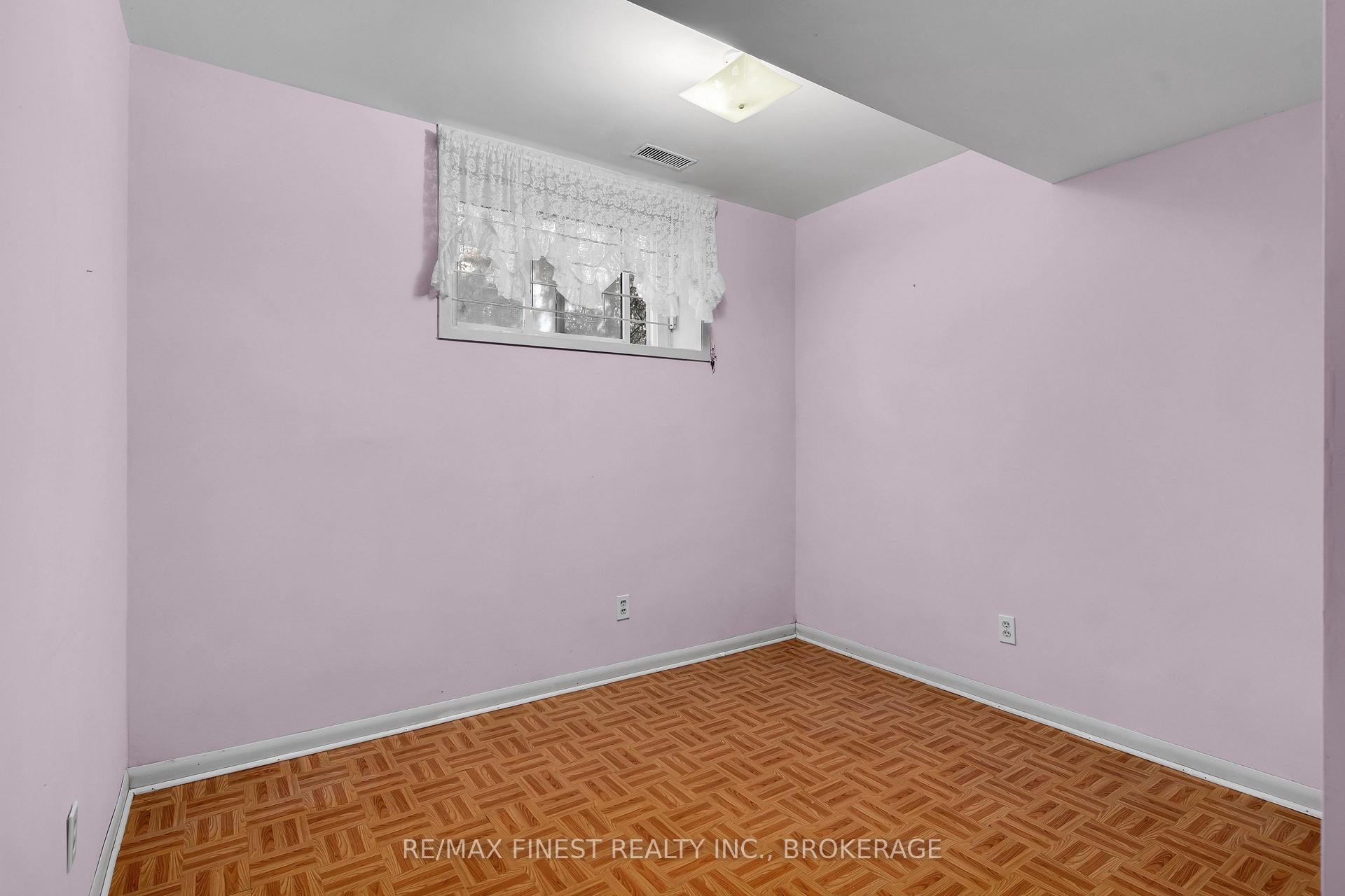 Photo 23 of 704 Aylmer Crescent, Kingston, South of Taylor-Kidd Blvd — HOMEH