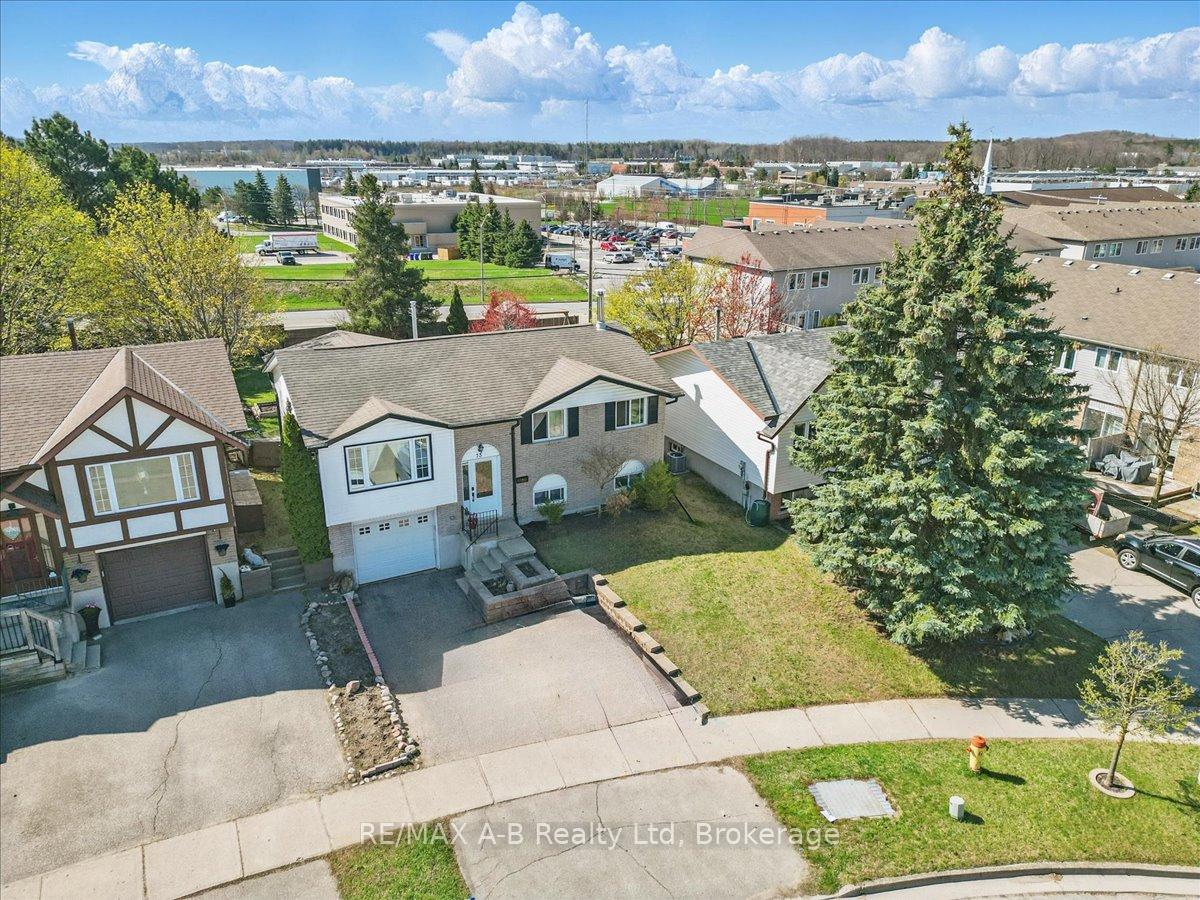 Photo 1 of 73 Southwood Drive, Kitchener — HOMEH