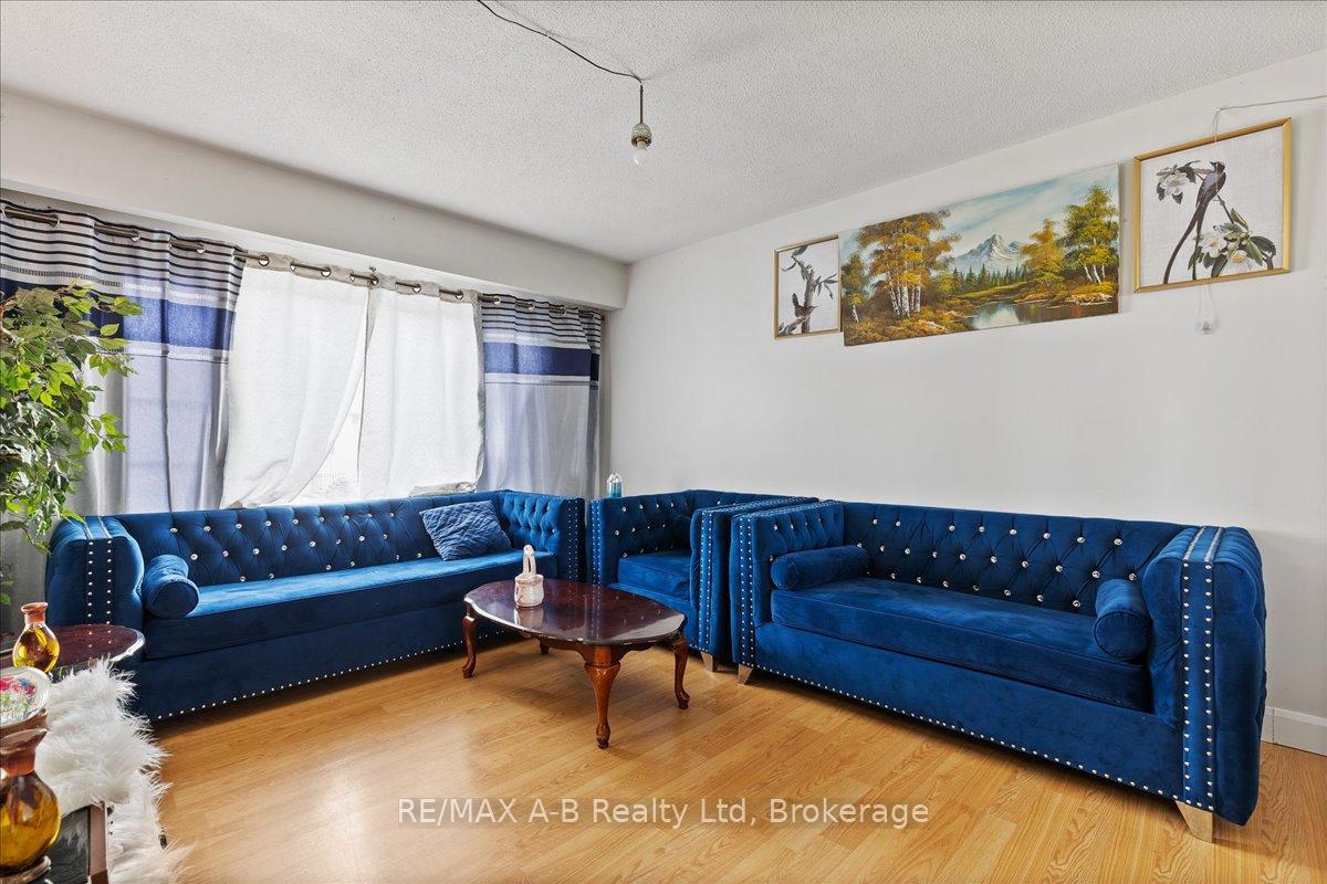 Photo 8 of 73 Southwood Drive, Kitchener — HOMEH