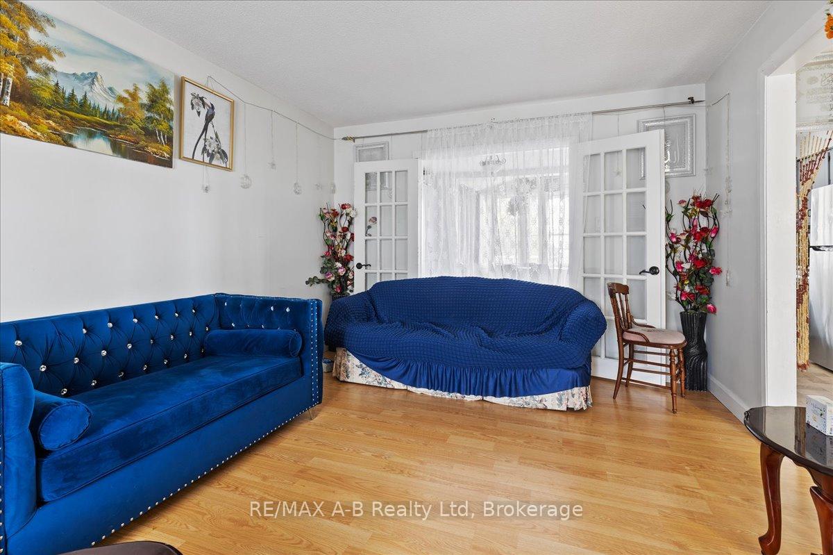 Photo 10 of 73 Southwood Drive, Kitchener — HOMEH