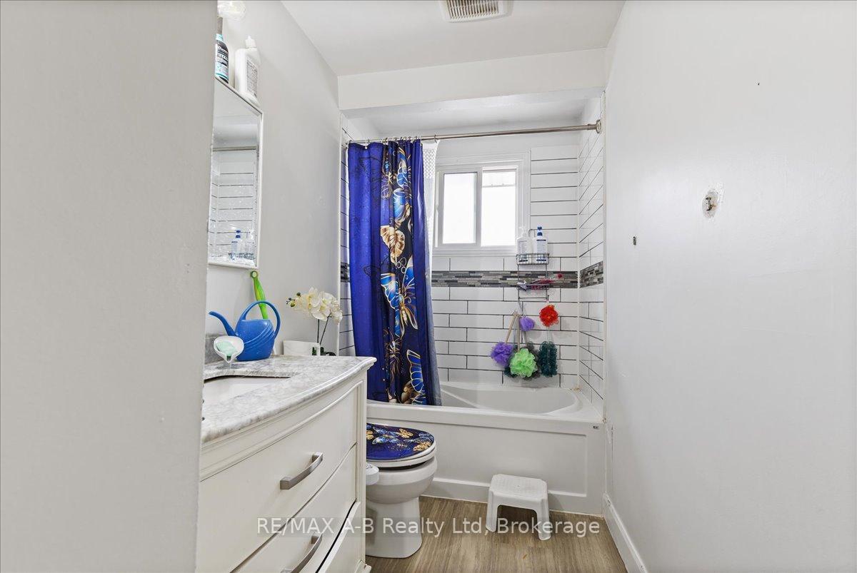 Photo 17 of 73 Southwood Drive, Kitchener — HOMEH