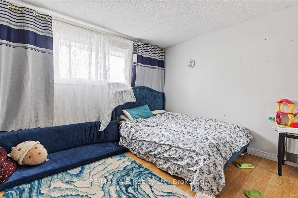 Photo 18 of 73 Southwood Drive, Kitchener — HOMEH