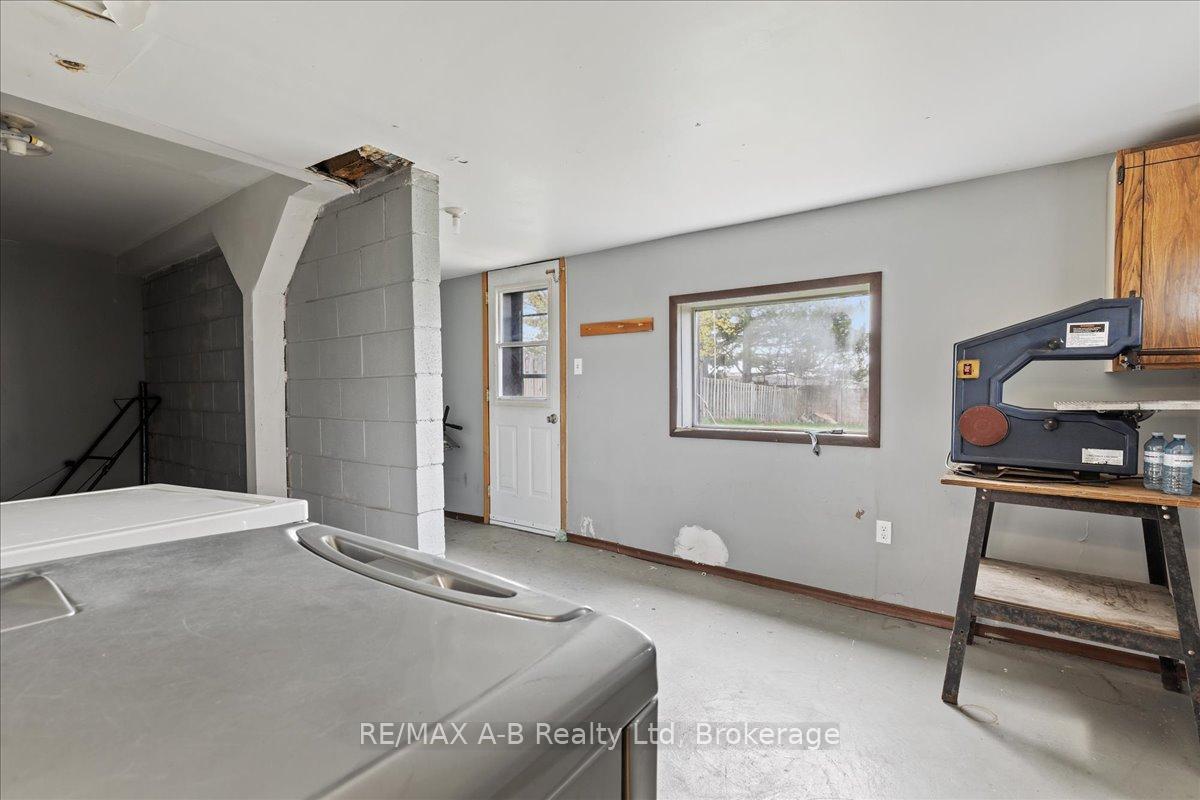 Photo 28 of 73 Southwood Drive, Kitchener — HOMEH