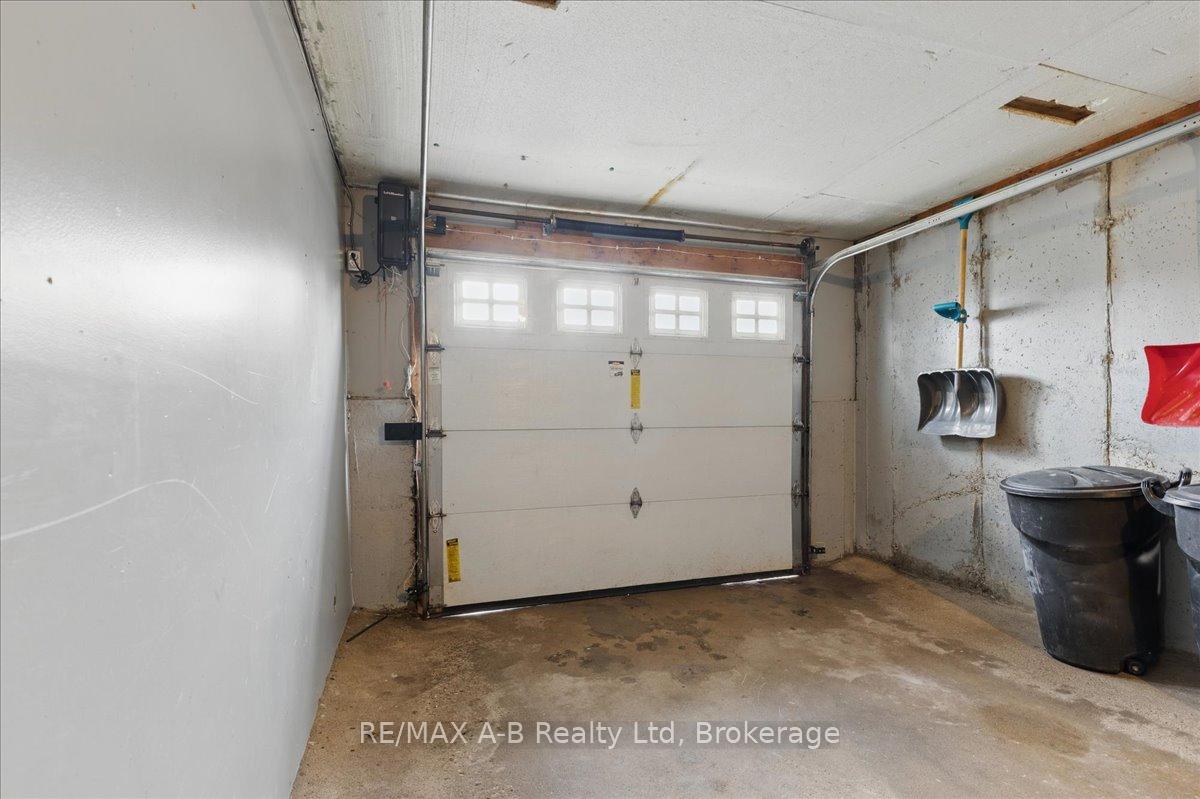 Photo 37 of 73 Southwood Drive, Kitchener — HOMEH