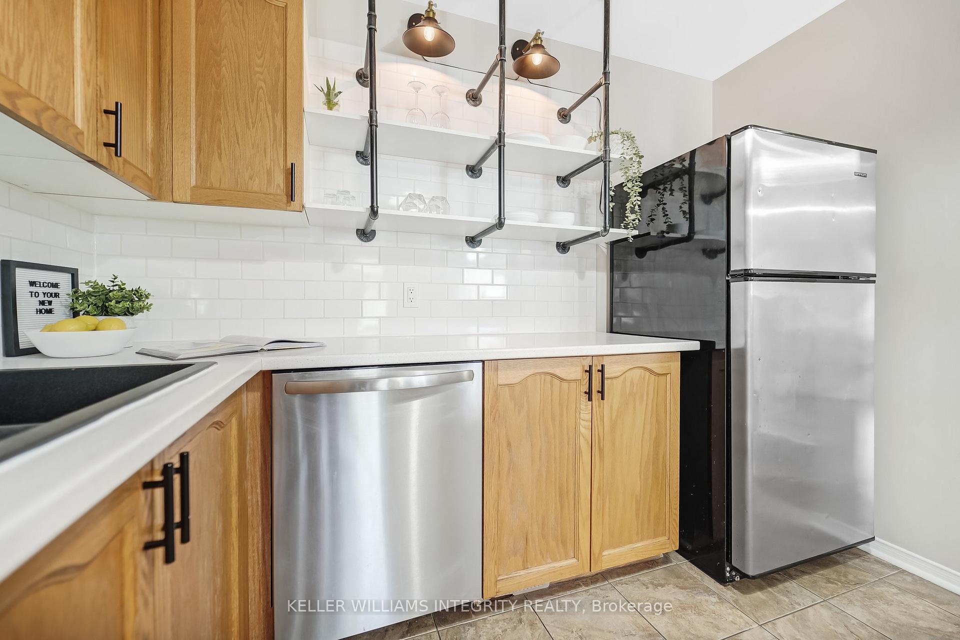 Photo 12 of 496 Meadowbreeze Drive, Ottawa, Kanata - Emerald Meadows/Trailwest — HOMEH