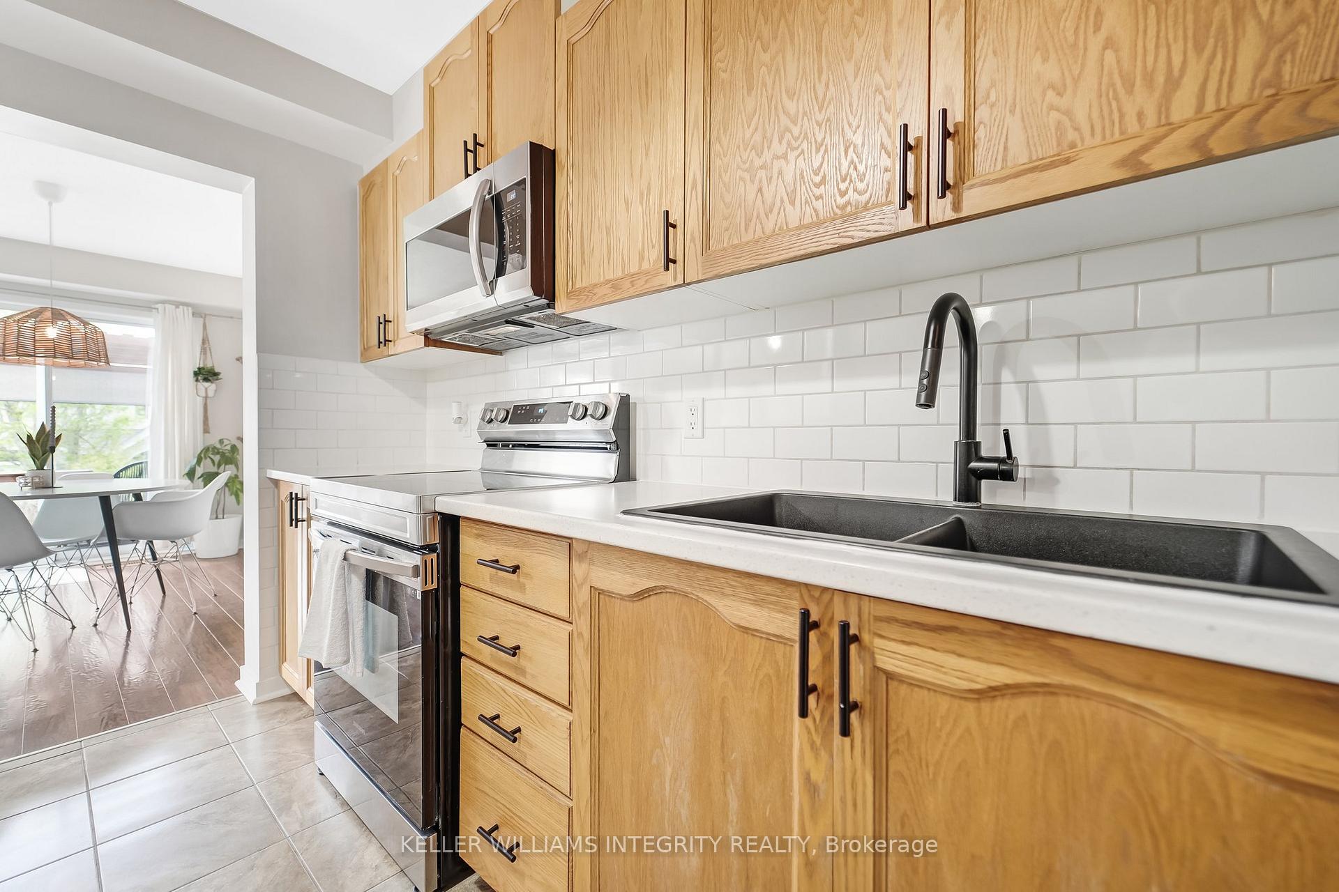 Photo 13 of 496 Meadowbreeze Drive, Ottawa, Kanata - Emerald Meadows/Trailwest — HOMEH
