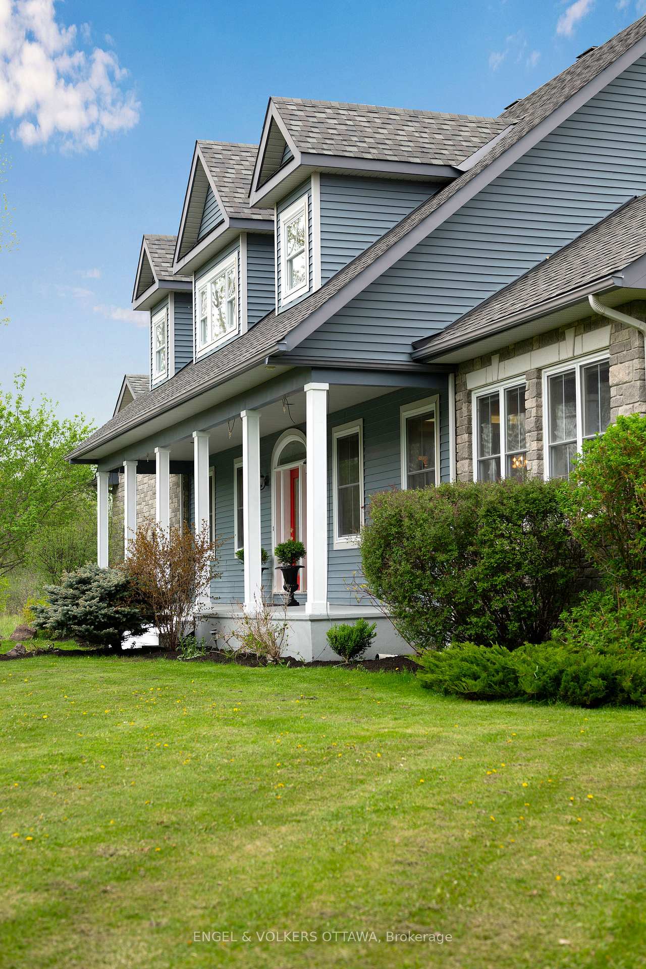 Photo 2 of 1422 Houston Crescent, Ottawa, Kanata - Rural Kanata (Central) — HOMEH