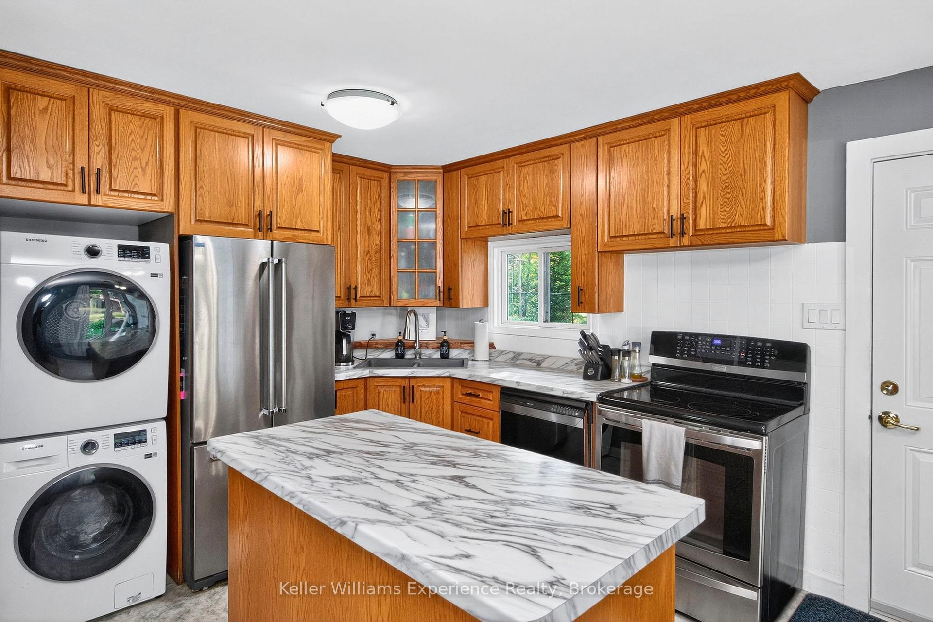 Photo 15 of 727 McMurtry Road, Midland — HOMEH