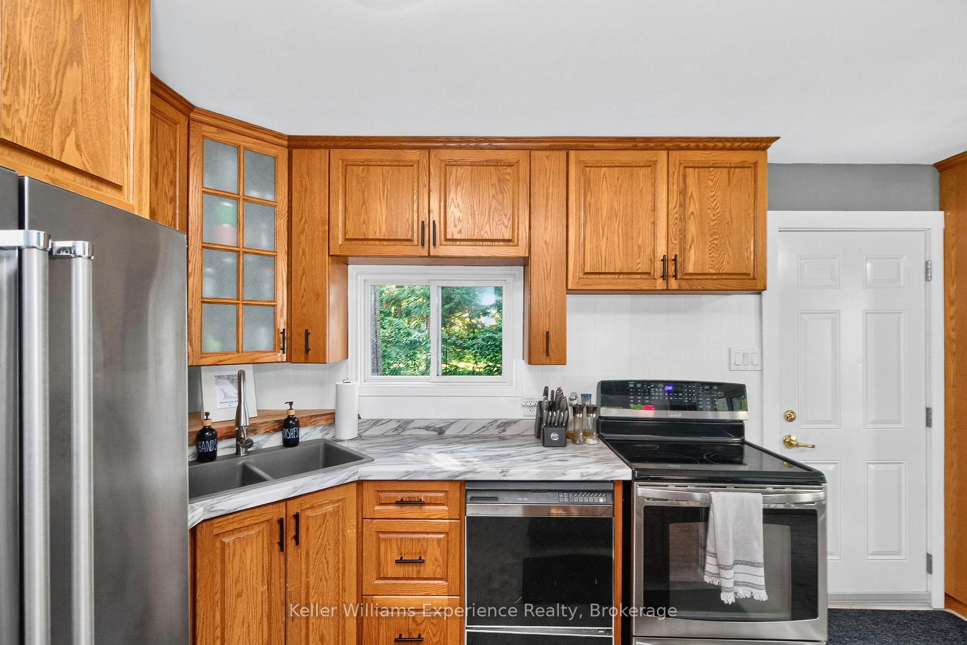 Photo 16 of 727 McMurtry Road, Midland — HOMEH