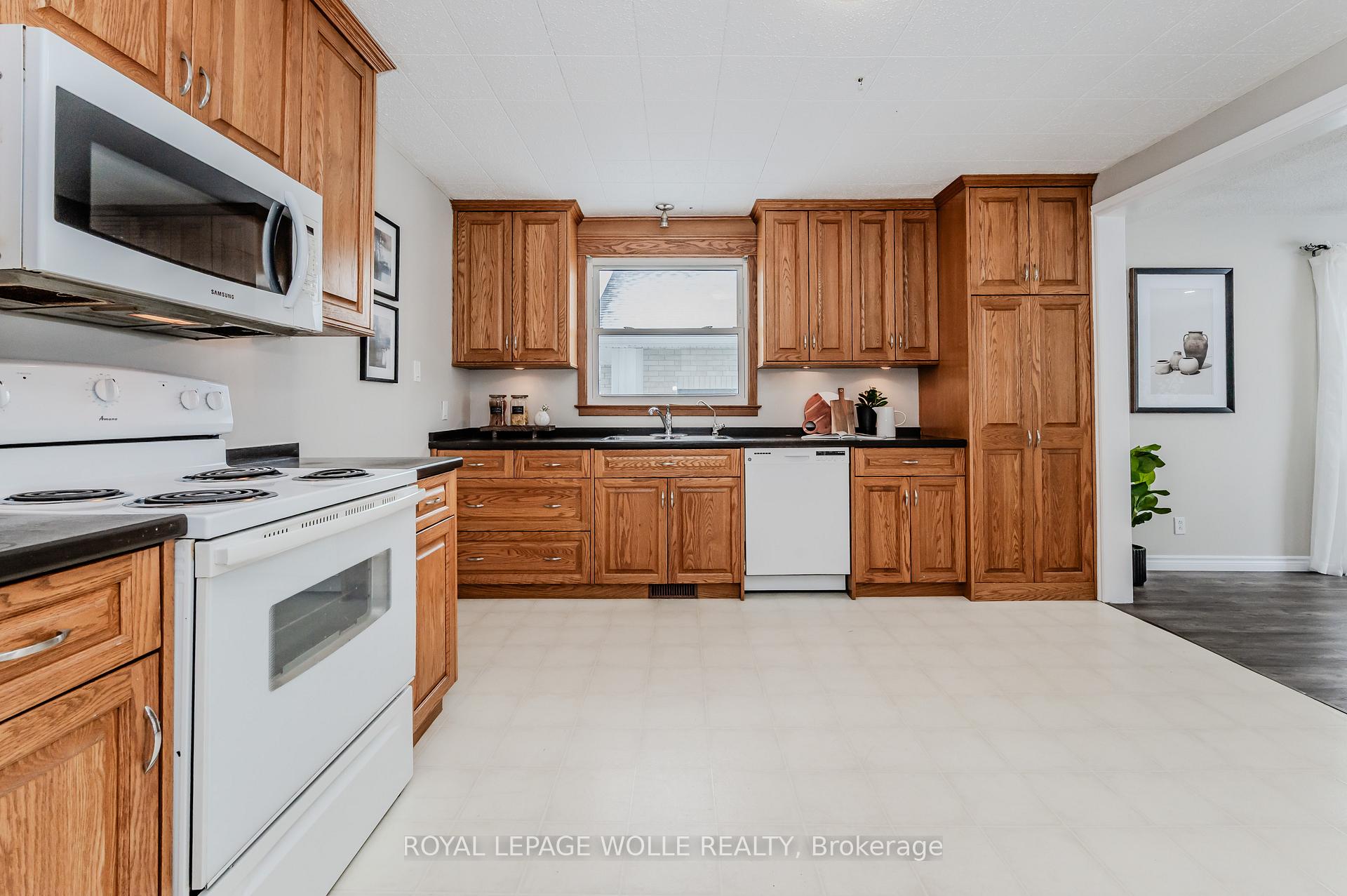 Photo 8 of 645 King Street, Minto — HOMEH