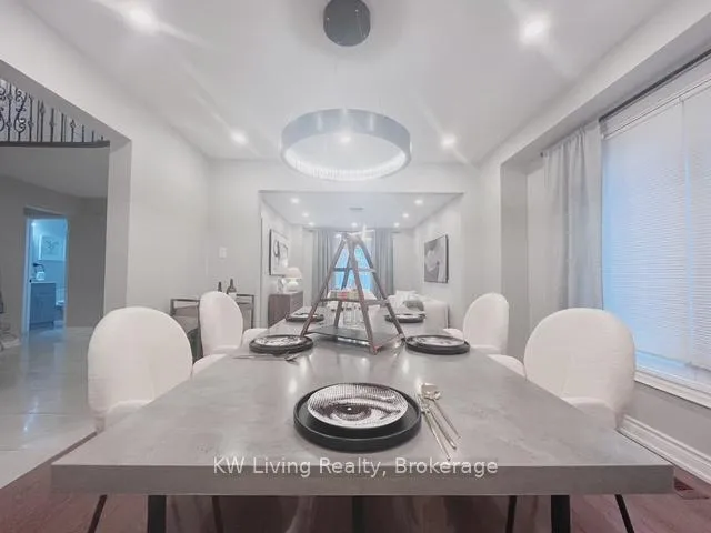 Photo 14 of 38 Coledale Road, Markham, Unionville — HOMEH