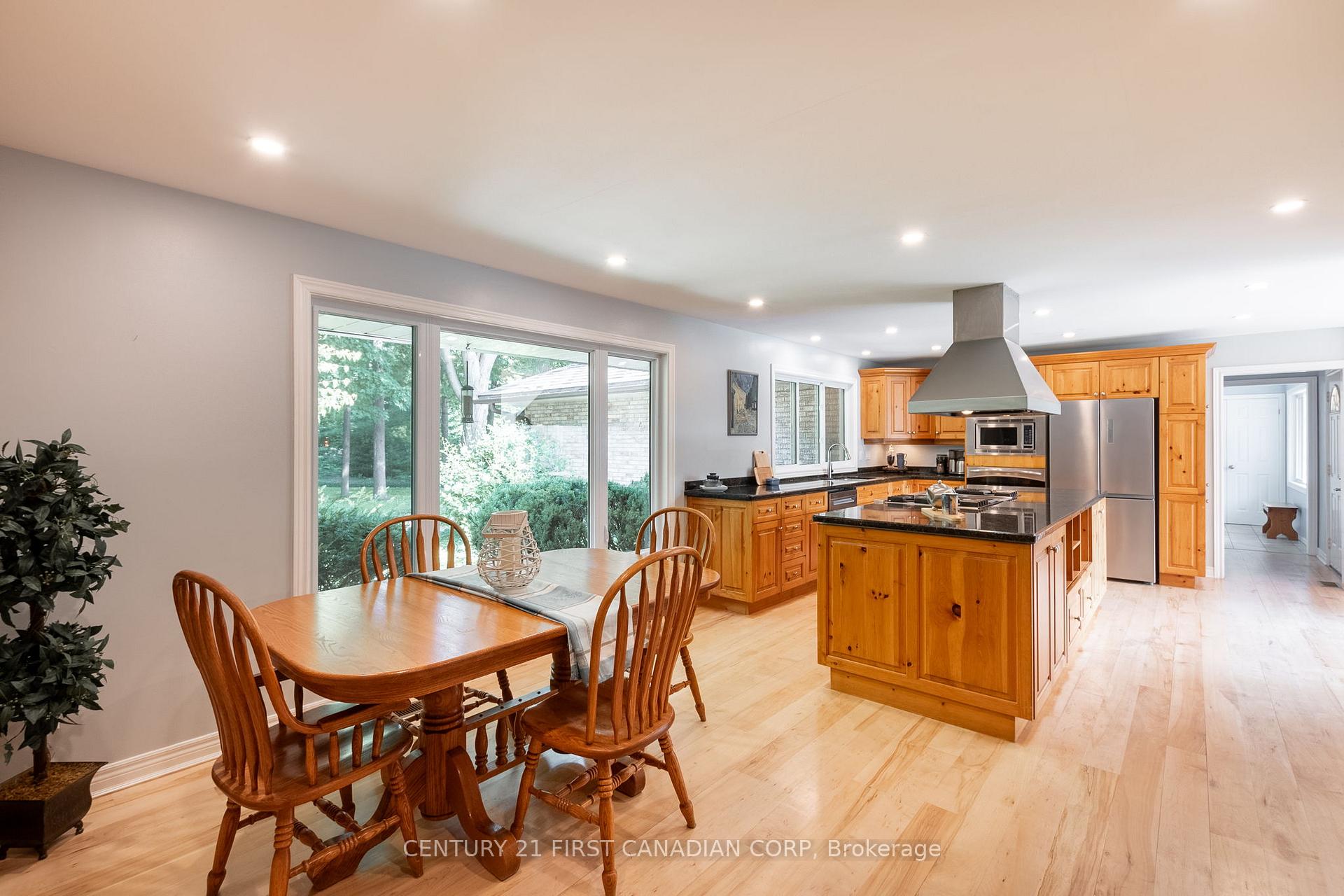 Photo 5 of 55 Blackburn Crescent, Middlesex Centre, Kilworth — HOMEH