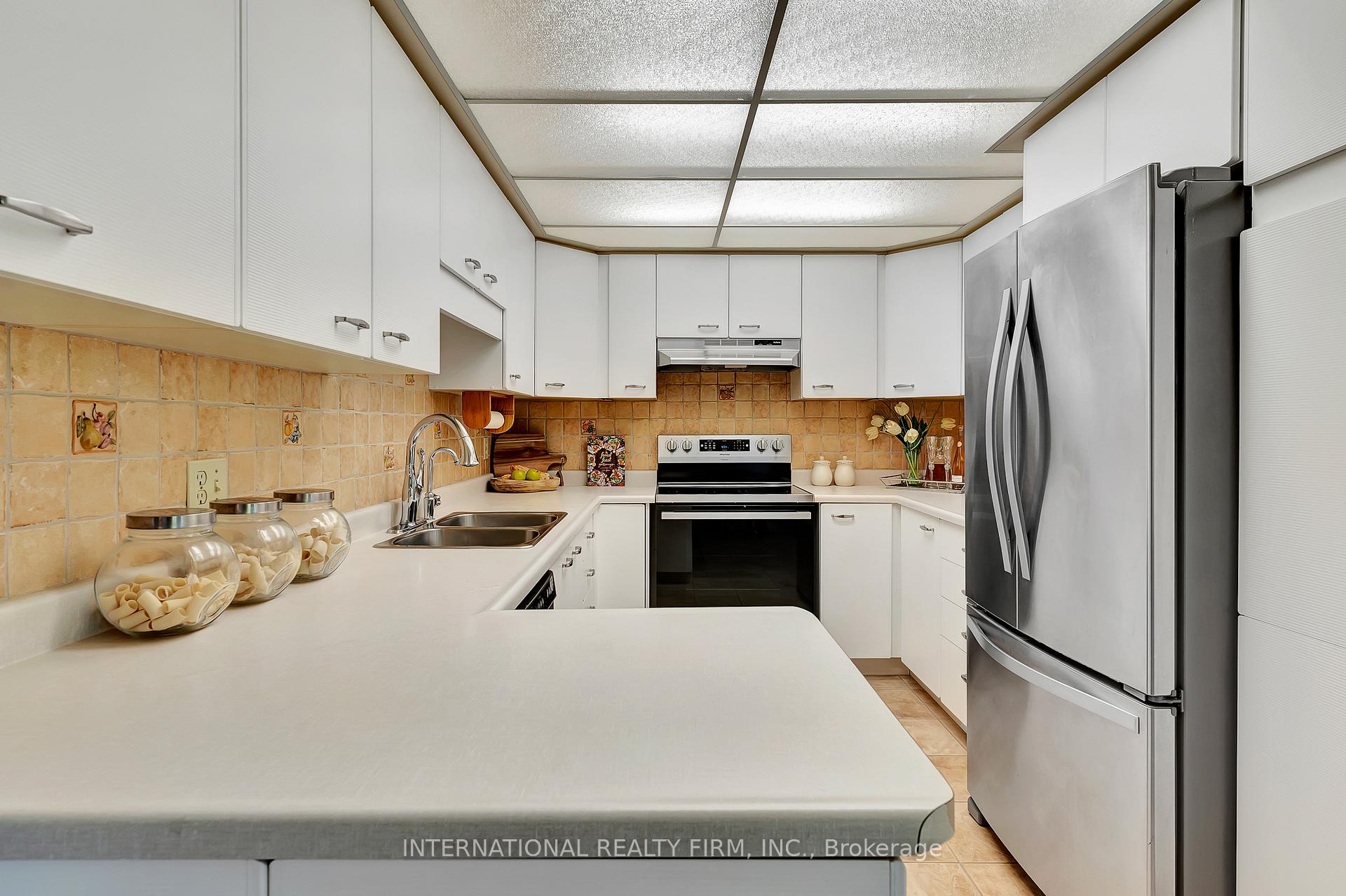 Photo 15 of 87 Maxwell Drive, Kitchener — HOMEH