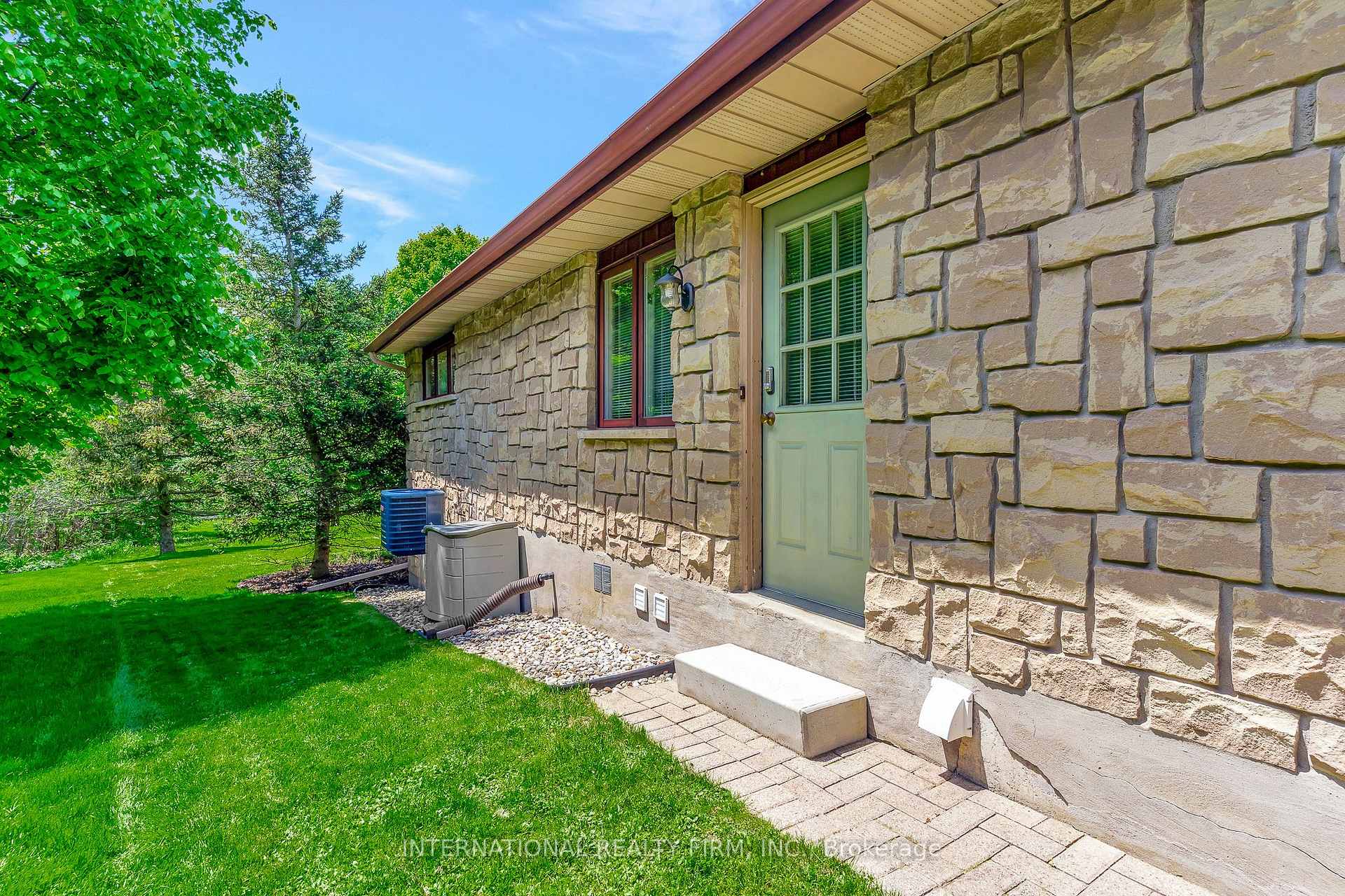 Photo 48 of 87 Maxwell Drive, Kitchener — HOMEH
