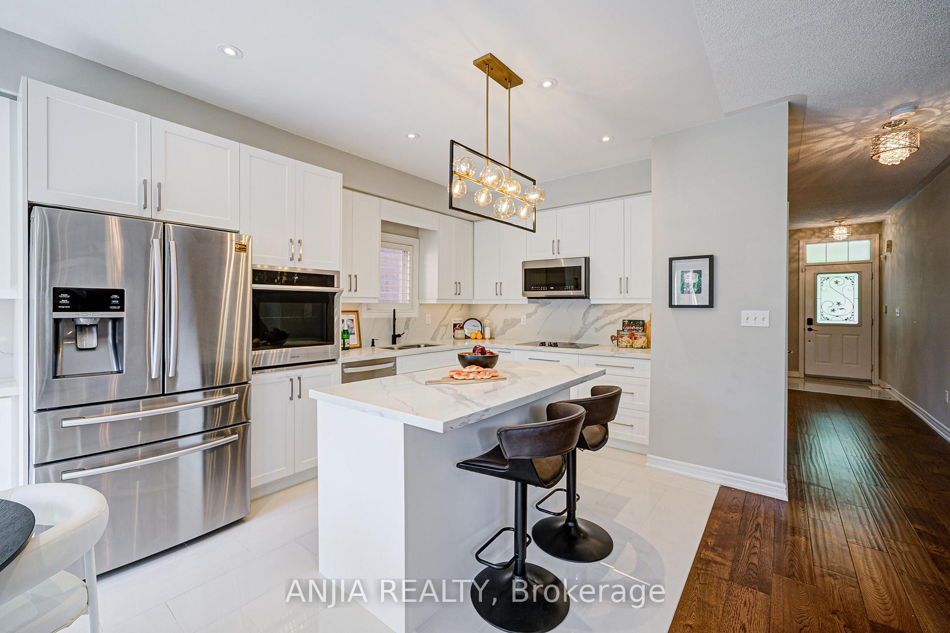 Photo 9 of 54 Rainbow Valley Crescent, Markham, Greensborough — HOMEH