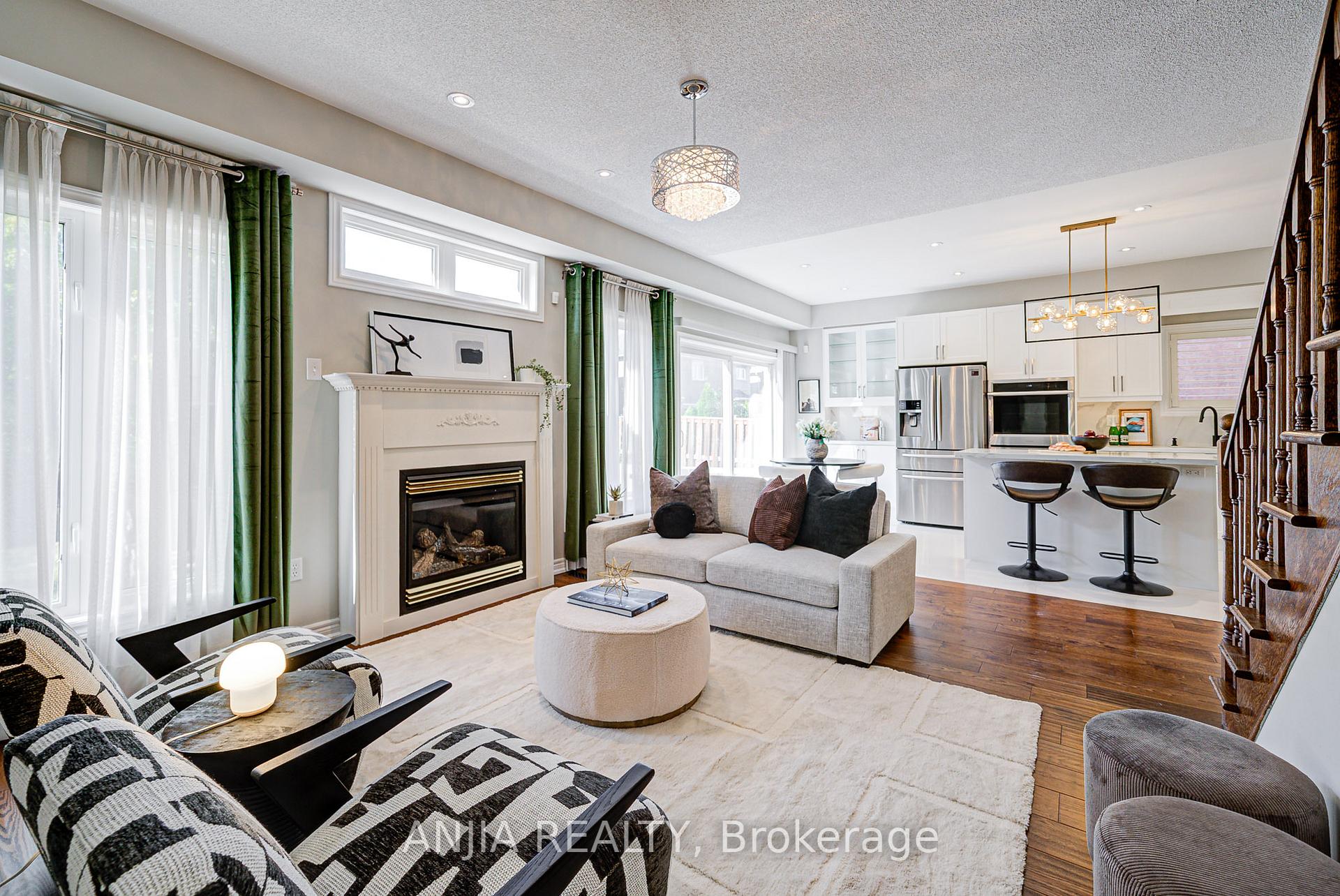 Photo 18 of 54 Rainbow Valley Crescent, Markham, Greensborough — HOMEH