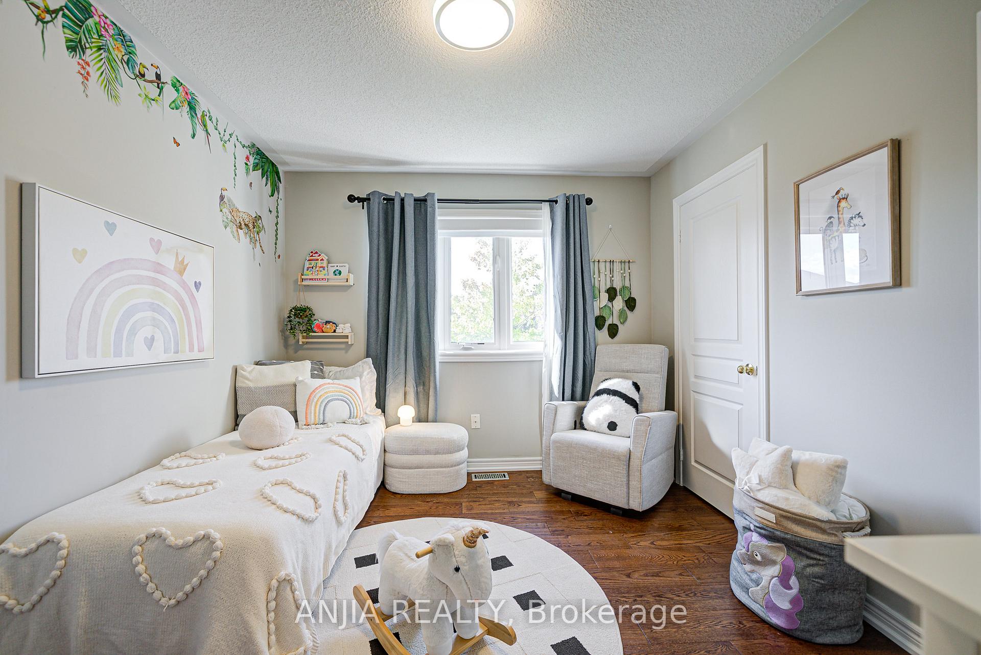 Photo 22 of 54 Rainbow Valley Crescent, Markham, Greensborough — HOMEH