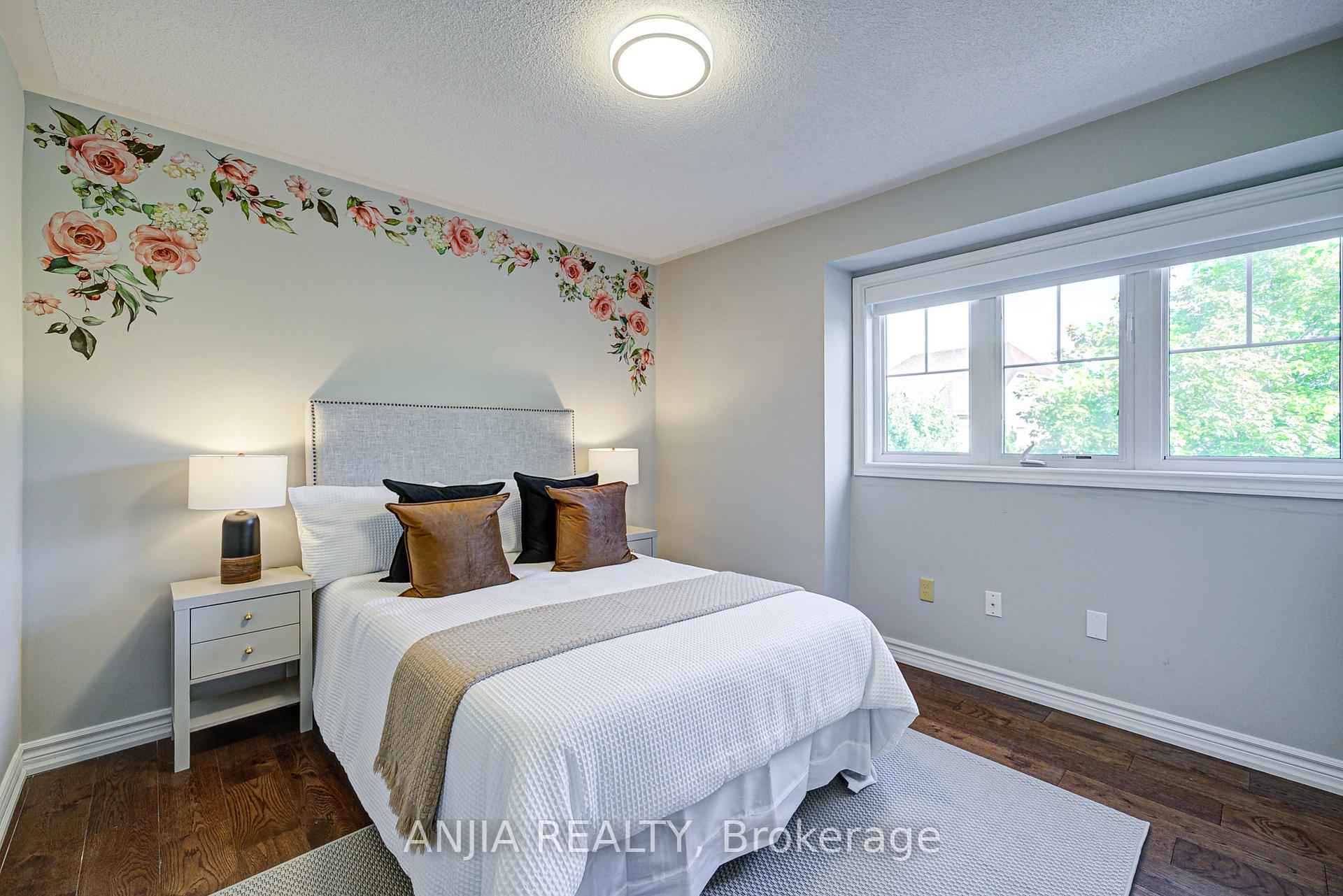 Photo 29 of 54 Rainbow Valley Crescent, Markham, Greensborough — HOMEH