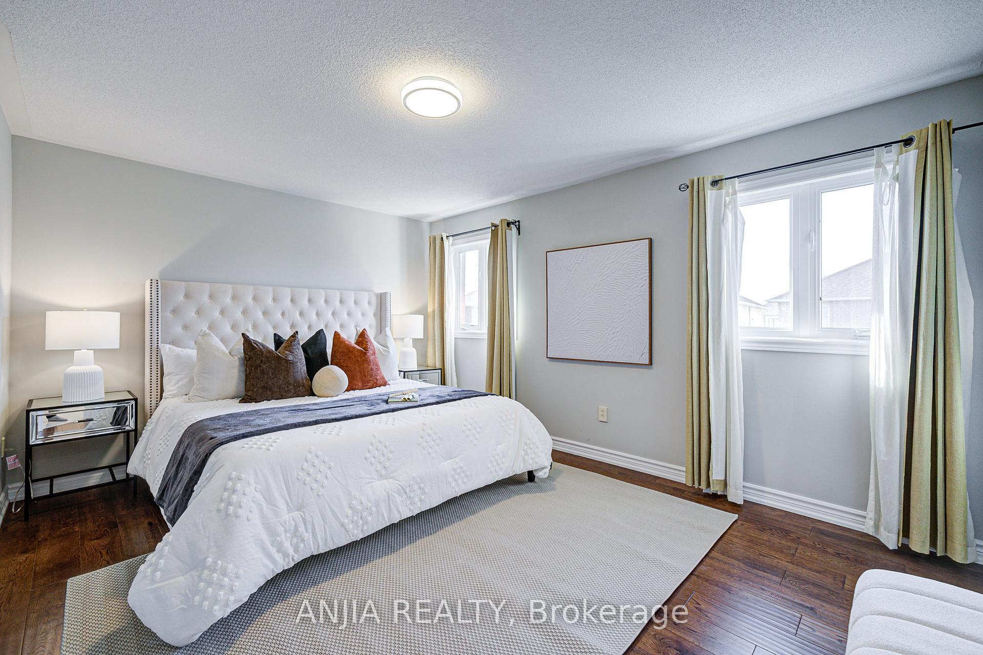 Photo 30 of 54 Rainbow Valley Crescent, Markham, Greensborough — HOMEH