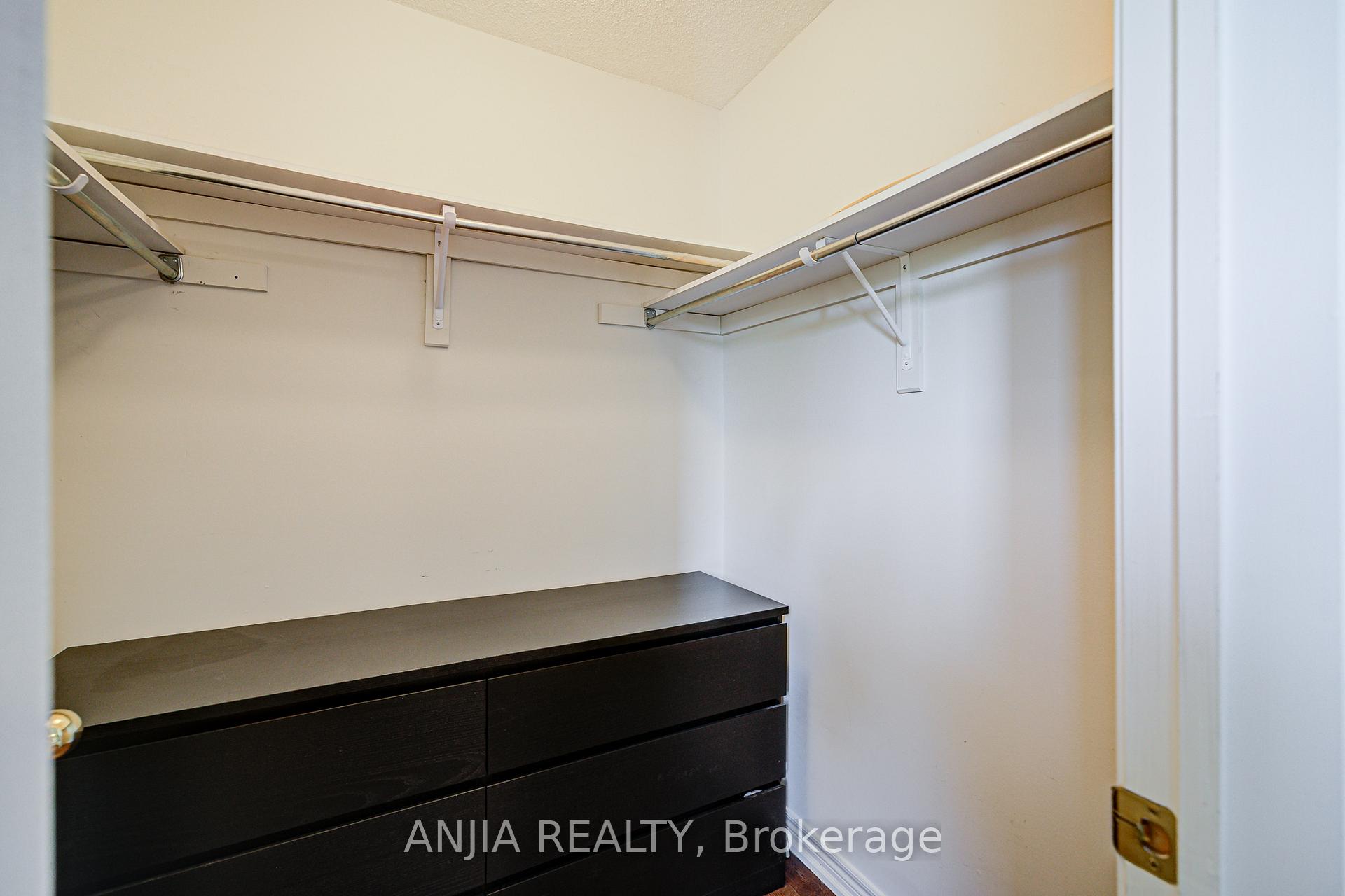 Photo 33 of 54 Rainbow Valley Crescent, Markham, Greensborough — HOMEH