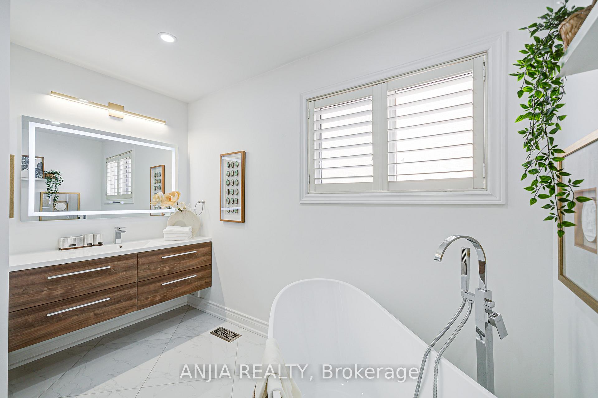 Photo 34 of 54 Rainbow Valley Crescent, Markham, Greensborough — HOMEH