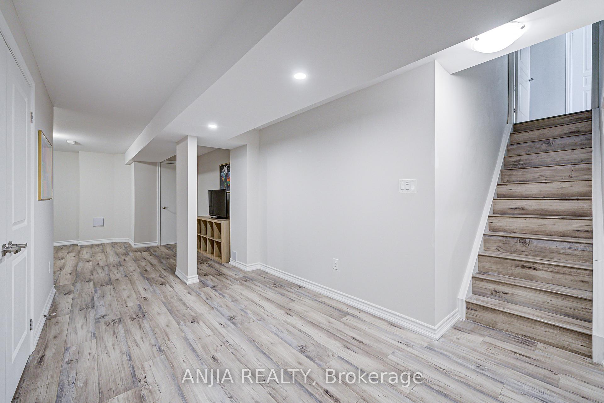 Photo 39 of 54 Rainbow Valley Crescent, Markham, Greensborough — HOMEH