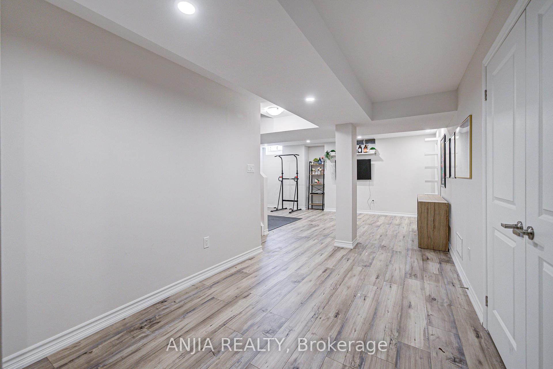 Photo 41 of 54 Rainbow Valley Crescent, Markham, Greensborough — HOMEH