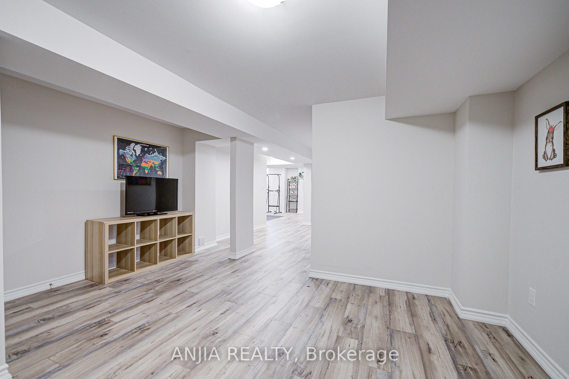 Photo 42 of 54 Rainbow Valley Crescent, Markham, Greensborough — HOMEH