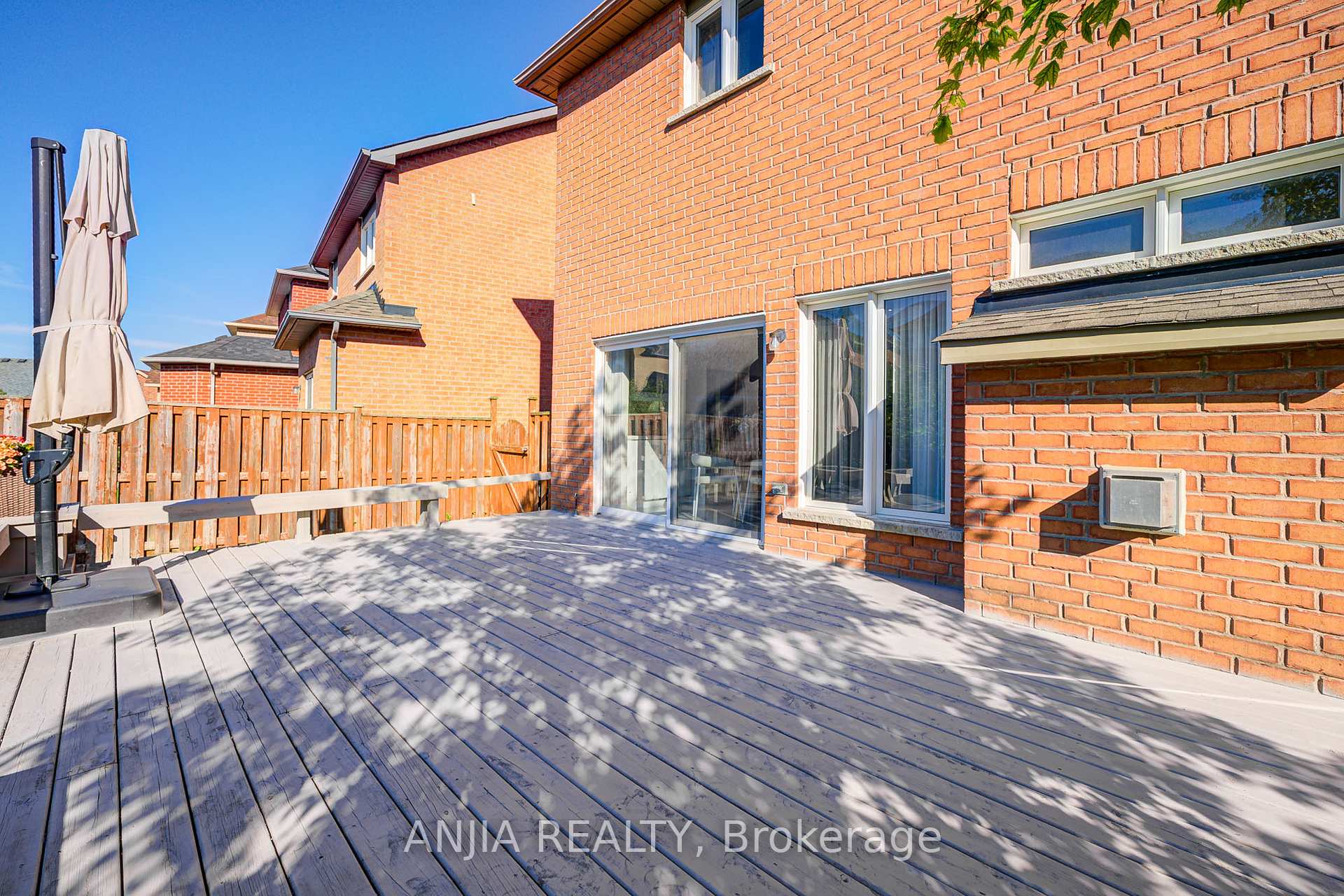 Photo 48 of 54 Rainbow Valley Crescent, Markham, Greensborough — HOMEH