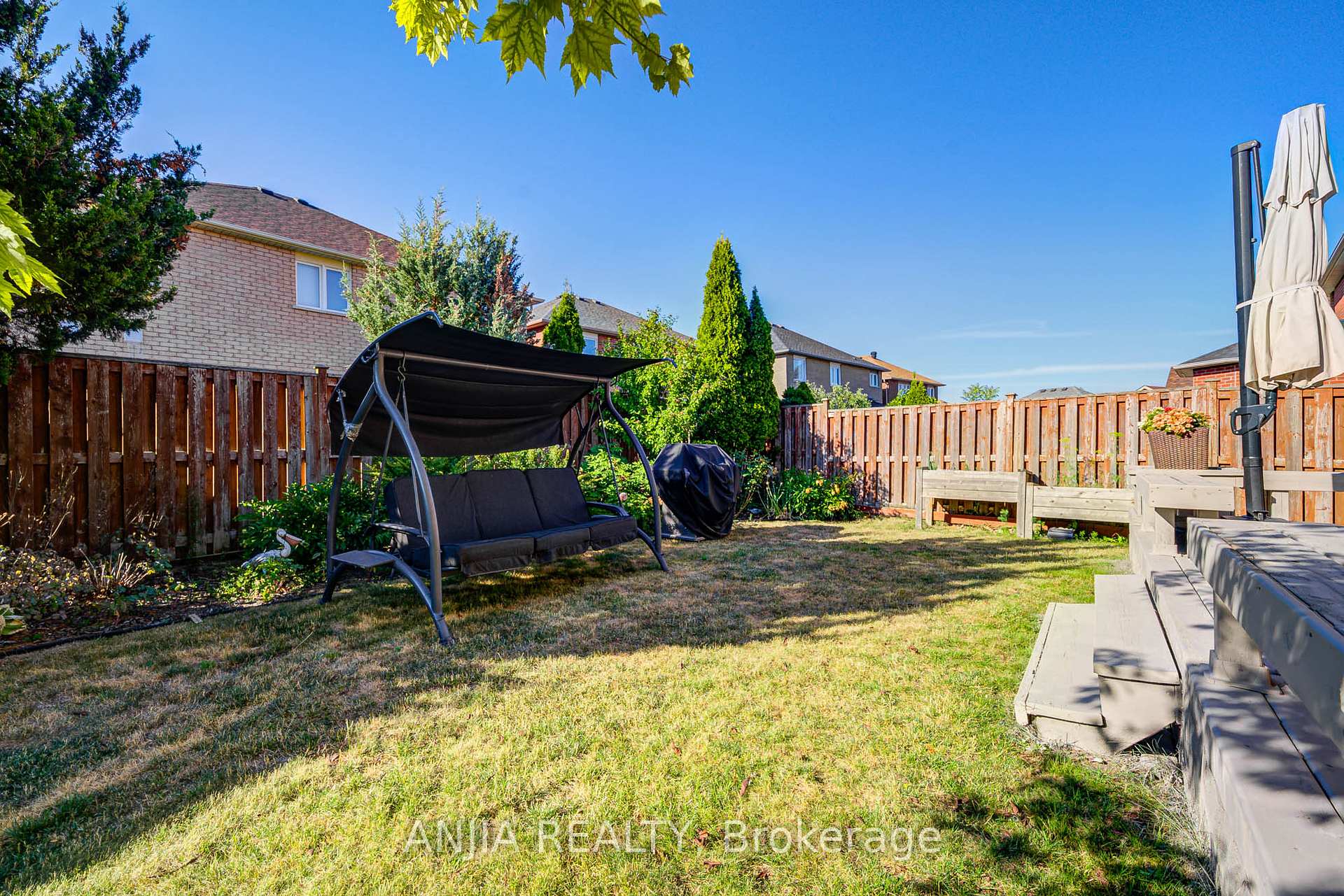 Photo 50 of 54 Rainbow Valley Crescent, Markham, Greensborough — HOMEH
