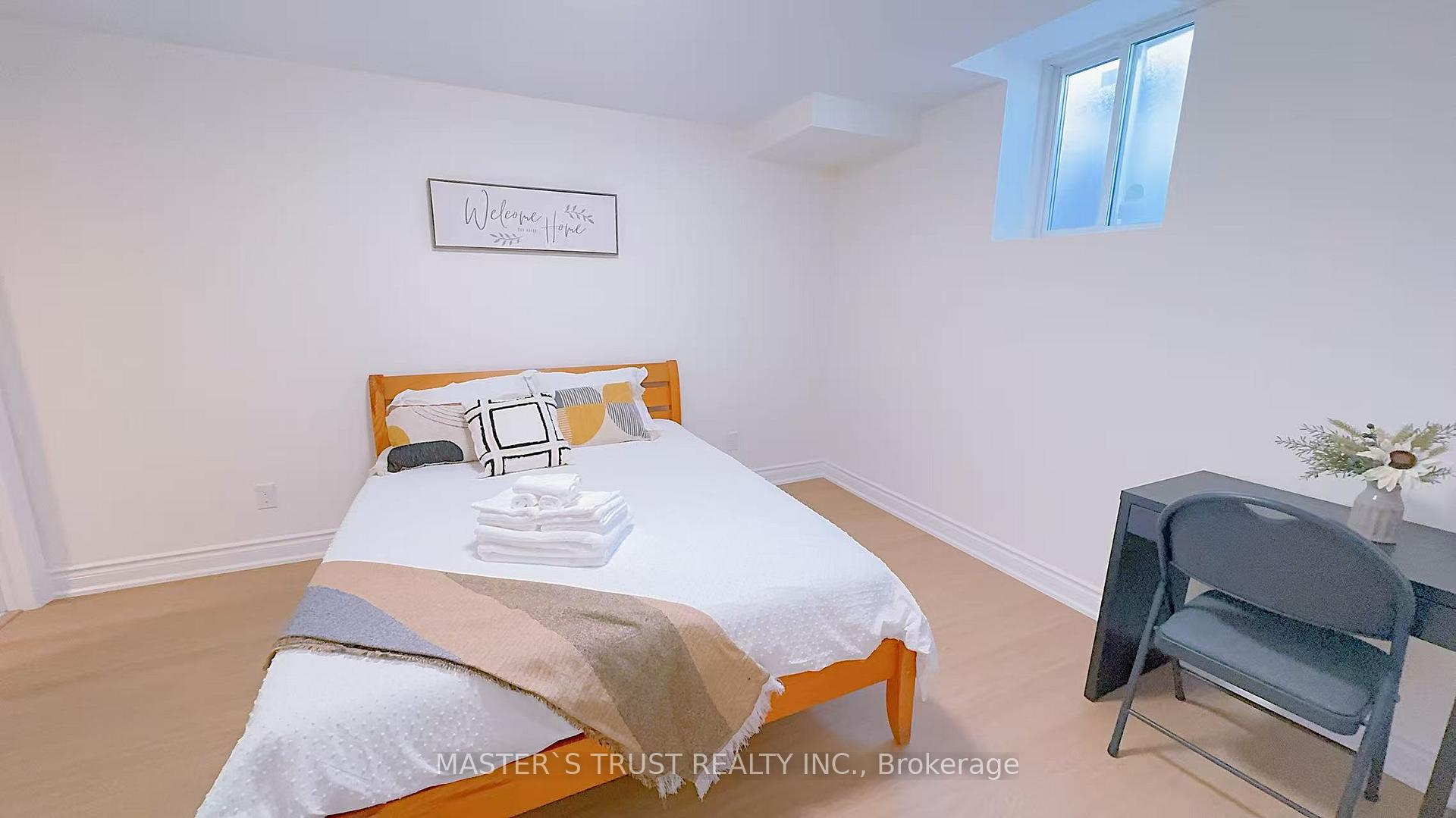 Photo 8 of 20 Campden Place, Markham, Berczy — HOMEH