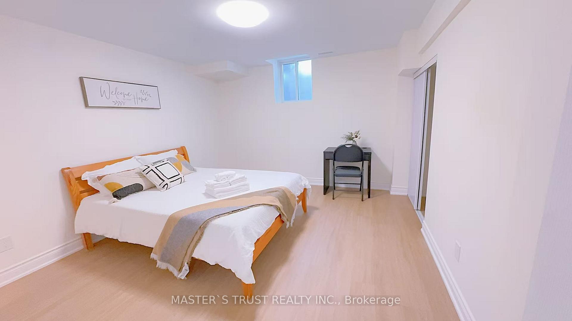 Photo 9 of 20 Campden Place, Markham, Berczy — HOMEH
