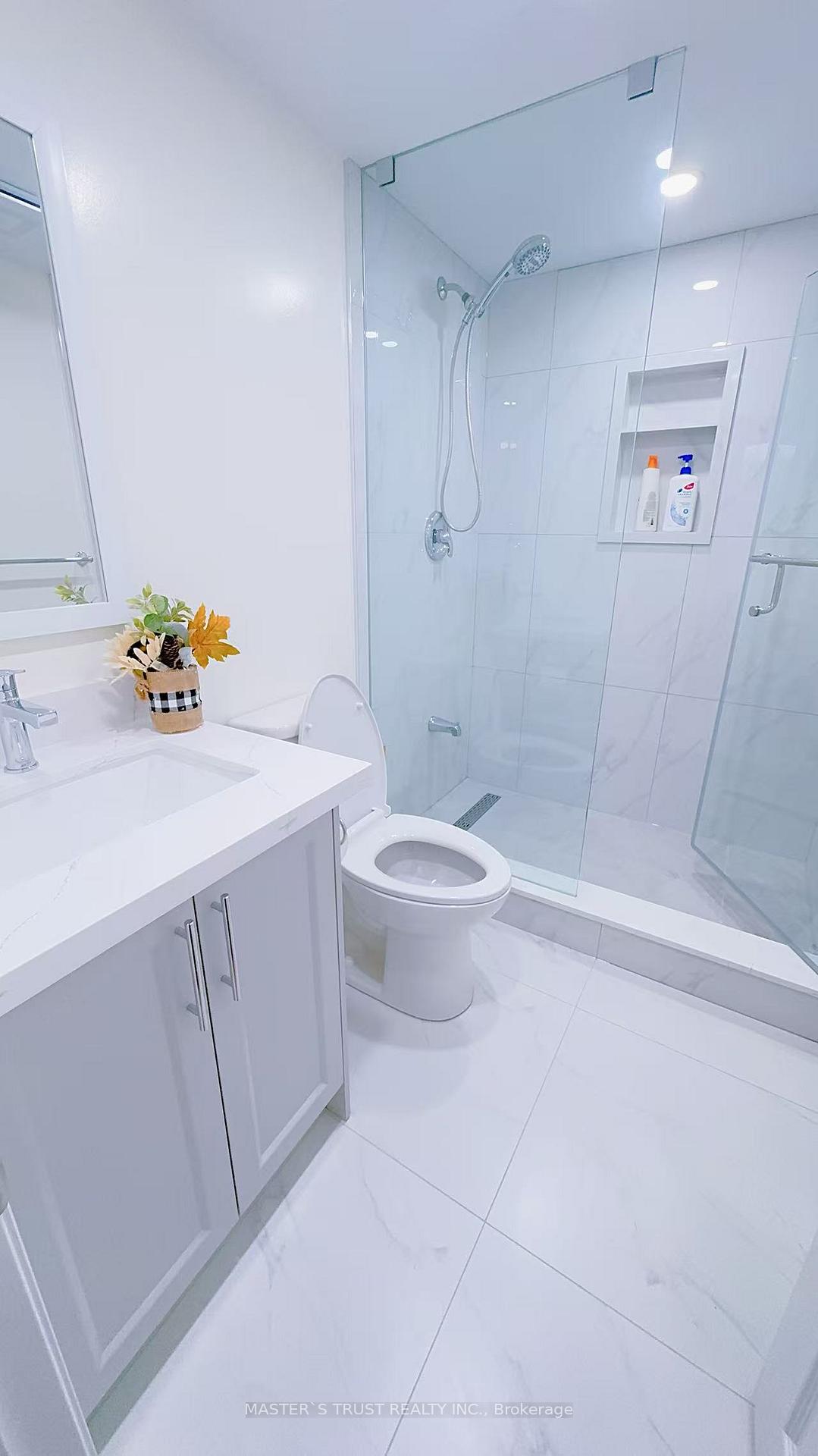 Photo 16 of 20 Campden Place, Markham, Berczy — HOMEH