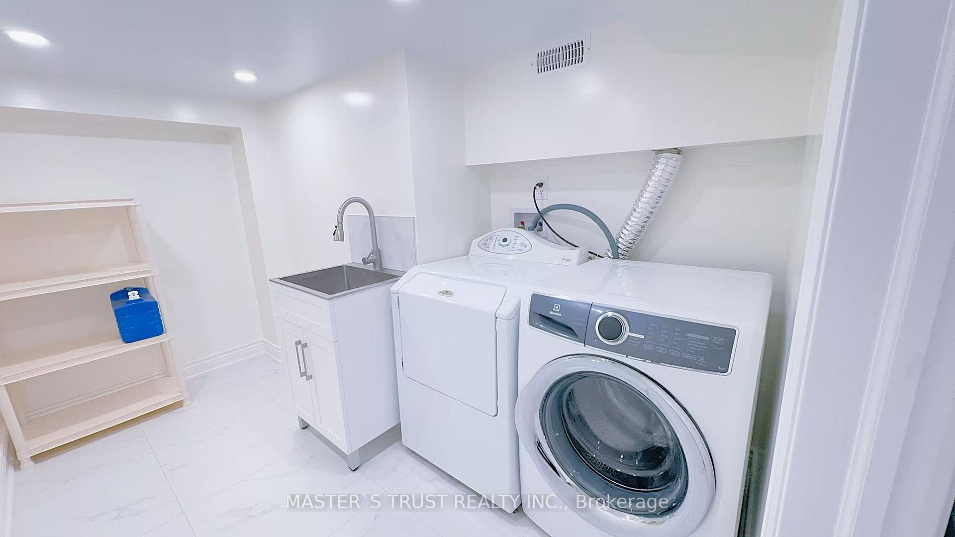 Photo 17 of 20 Campden Place, Markham, Berczy — HOMEH