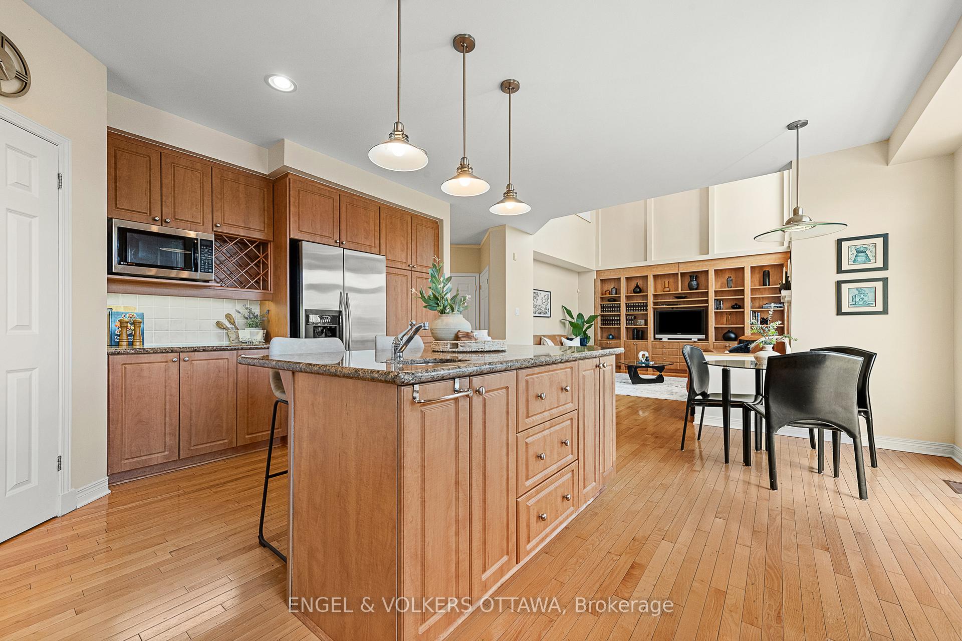 Photo 12 of 67 Manning Court, Ottawa, Kanata - Kanata Lakes/Heritage Hills — HOMEH