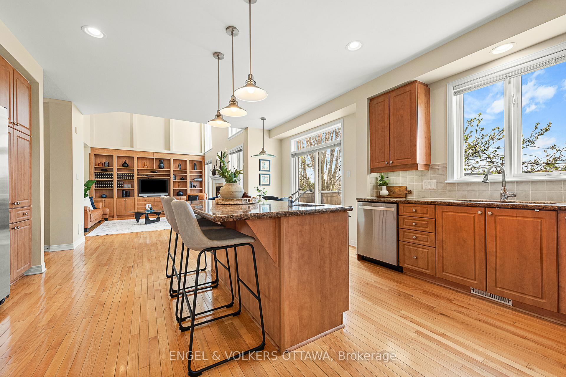 Photo 13 of 67 Manning Court, Ottawa, Kanata - Kanata Lakes/Heritage Hills — HOMEH