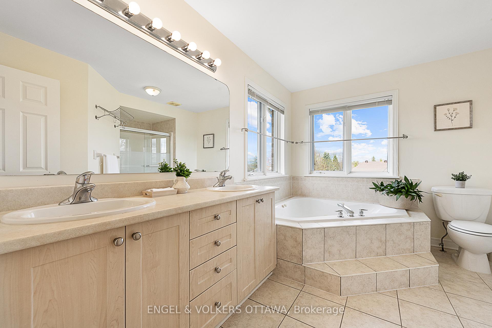 Photo 23 of 67 Manning Court, Ottawa, Kanata - Kanata Lakes/Heritage Hills — HOMEH