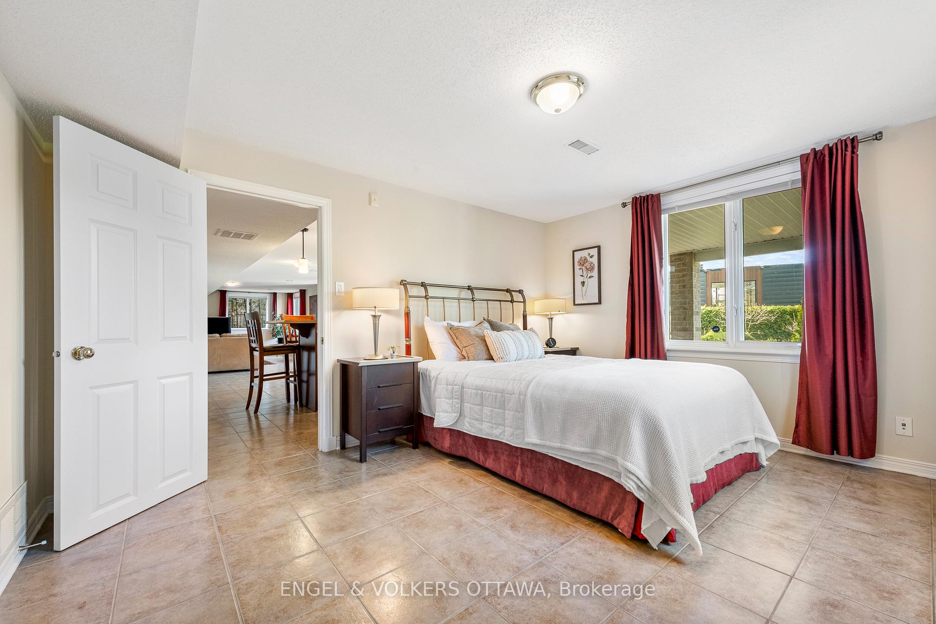 Photo 36 of 67 Manning Court, Ottawa, Kanata - Kanata Lakes/Heritage Hills — HOMEH