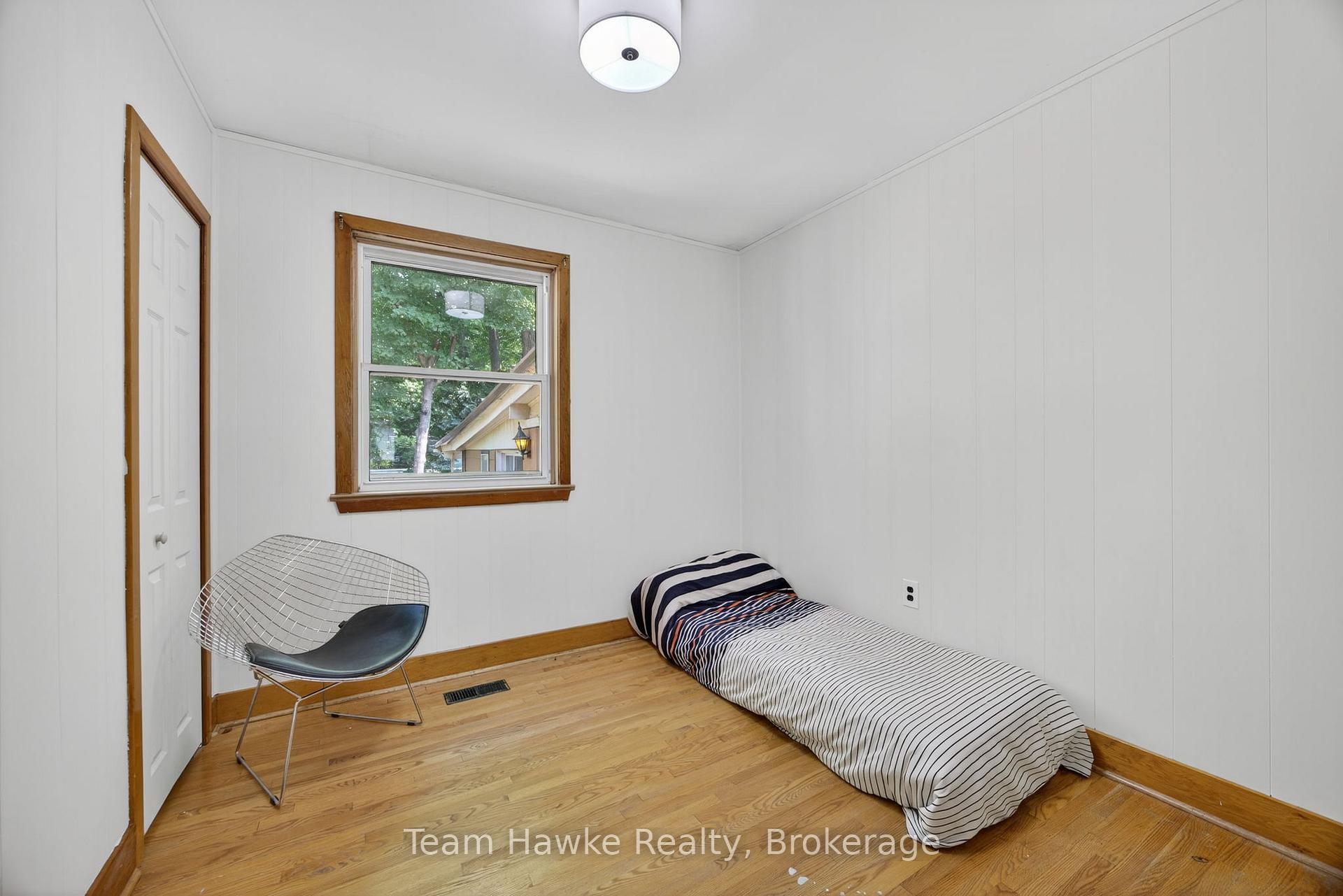 Photo 16 of 828 Hugel Avenue, Midland — HOMEH