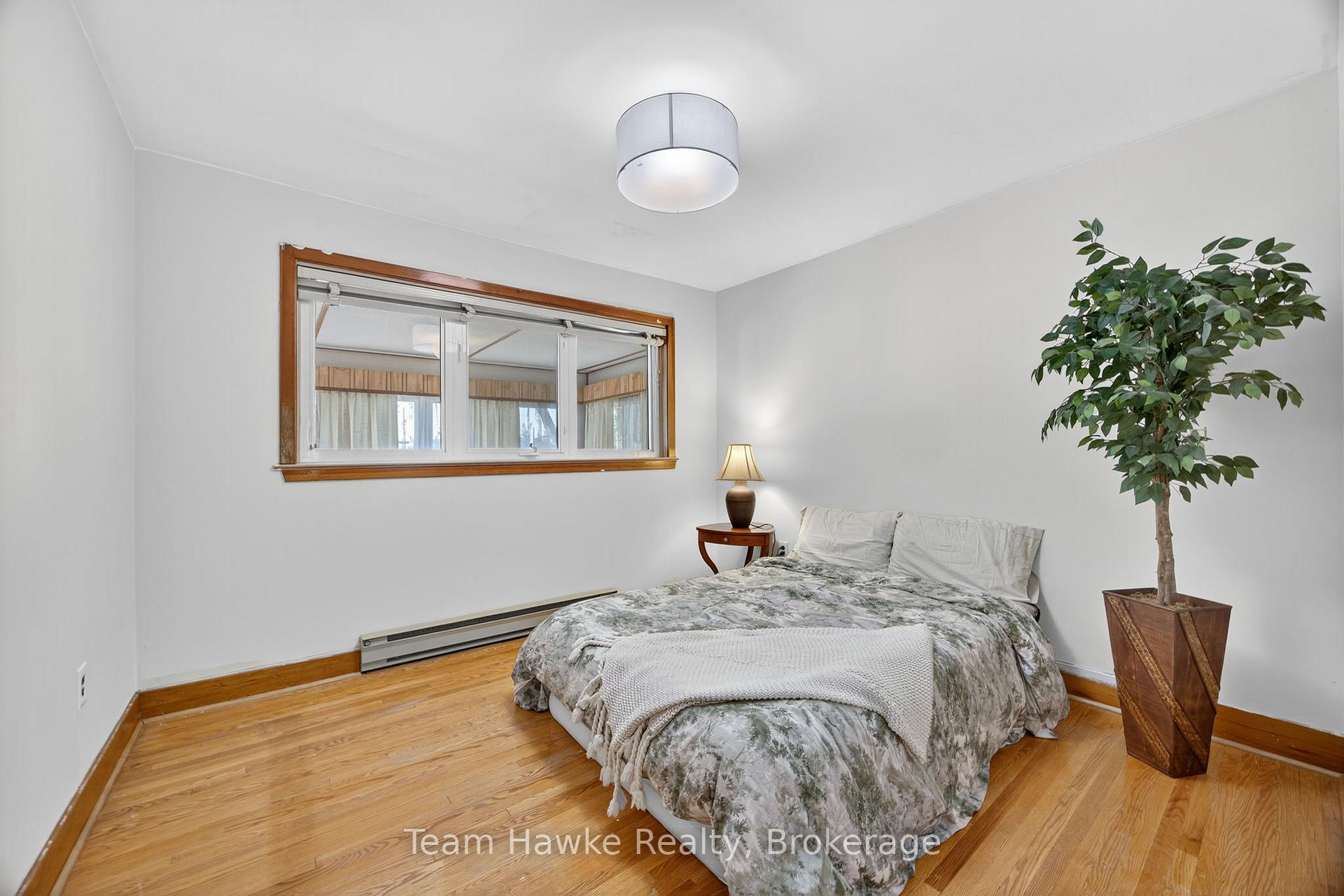 Photo 19 of 828 Hugel Avenue, Midland — HOMEH