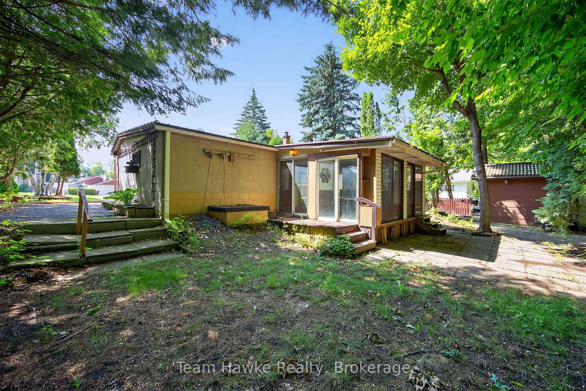 Photo 36 of 828 Hugel Avenue, Midland — HOMEH