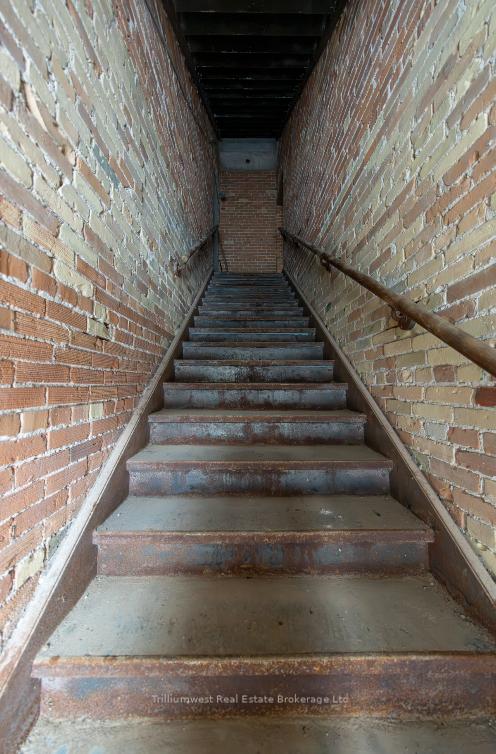 Photo 13 of 137 King Street E, Kitchener — HOMEH