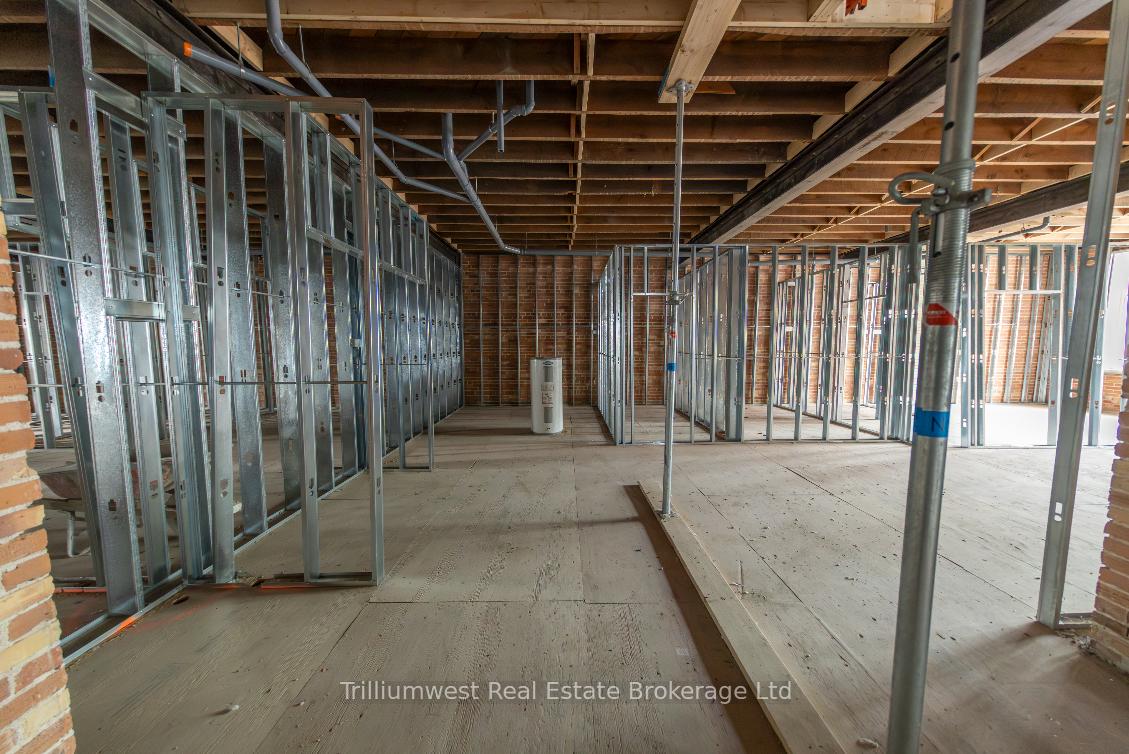 Photo 17 of 137 King Street E, Kitchener — HOMEH