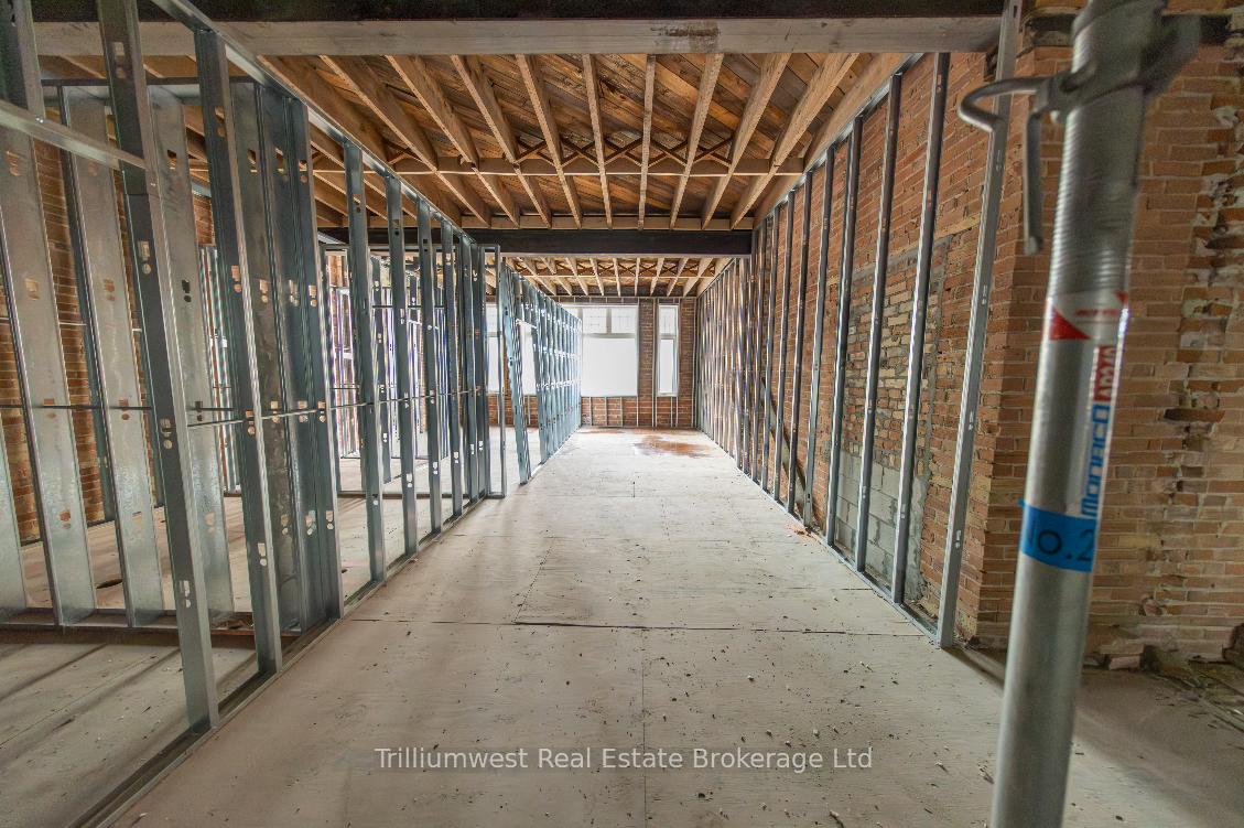 Photo 18 of 137 King Street E, Kitchener — HOMEH
