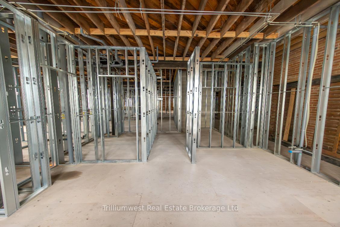Photo 19 of 137 King Street E, Kitchener — HOMEH